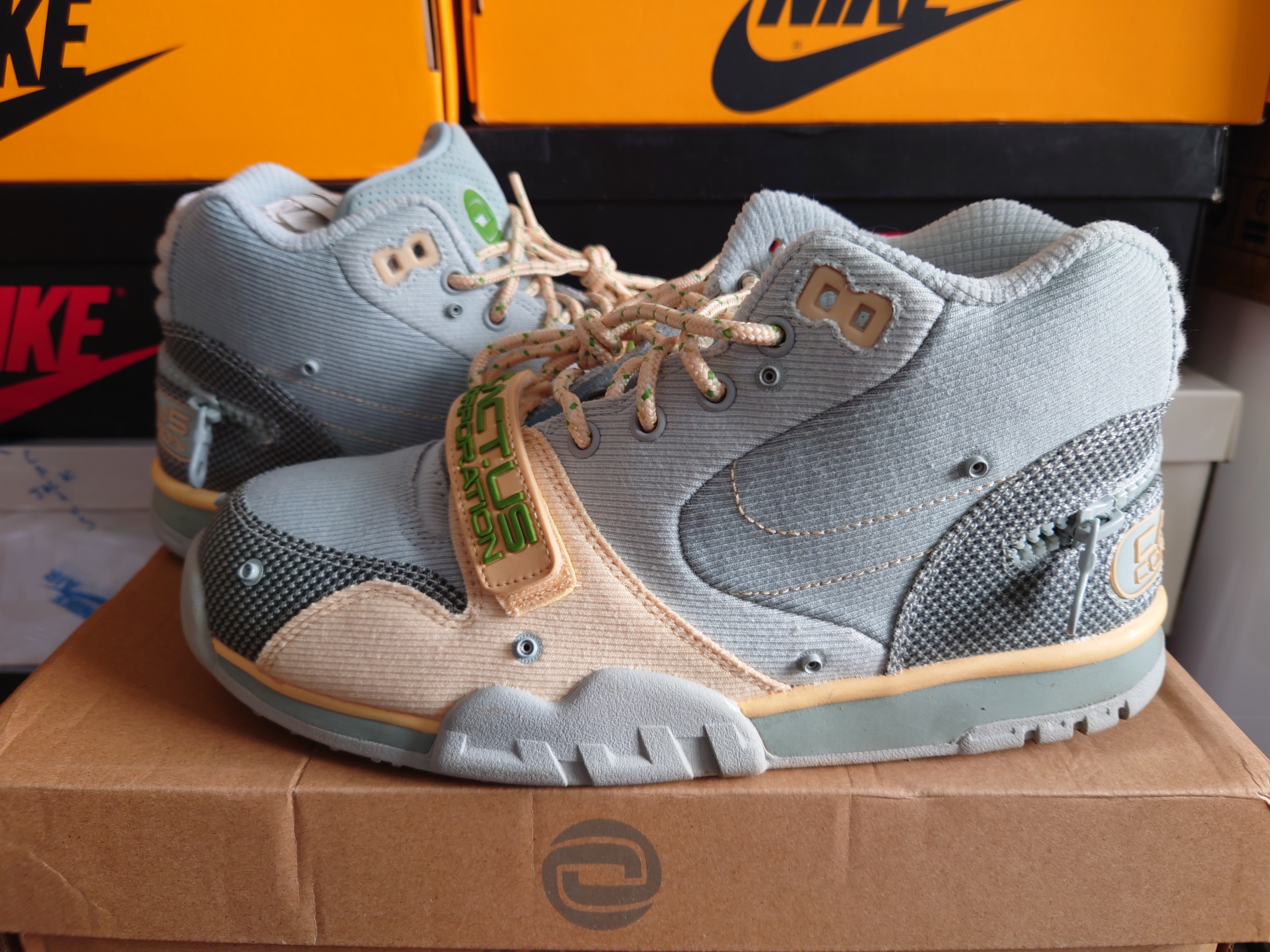 Travis Scott × Nike Air Trainer 1 SP "Grey Haze and Dusty Sage"