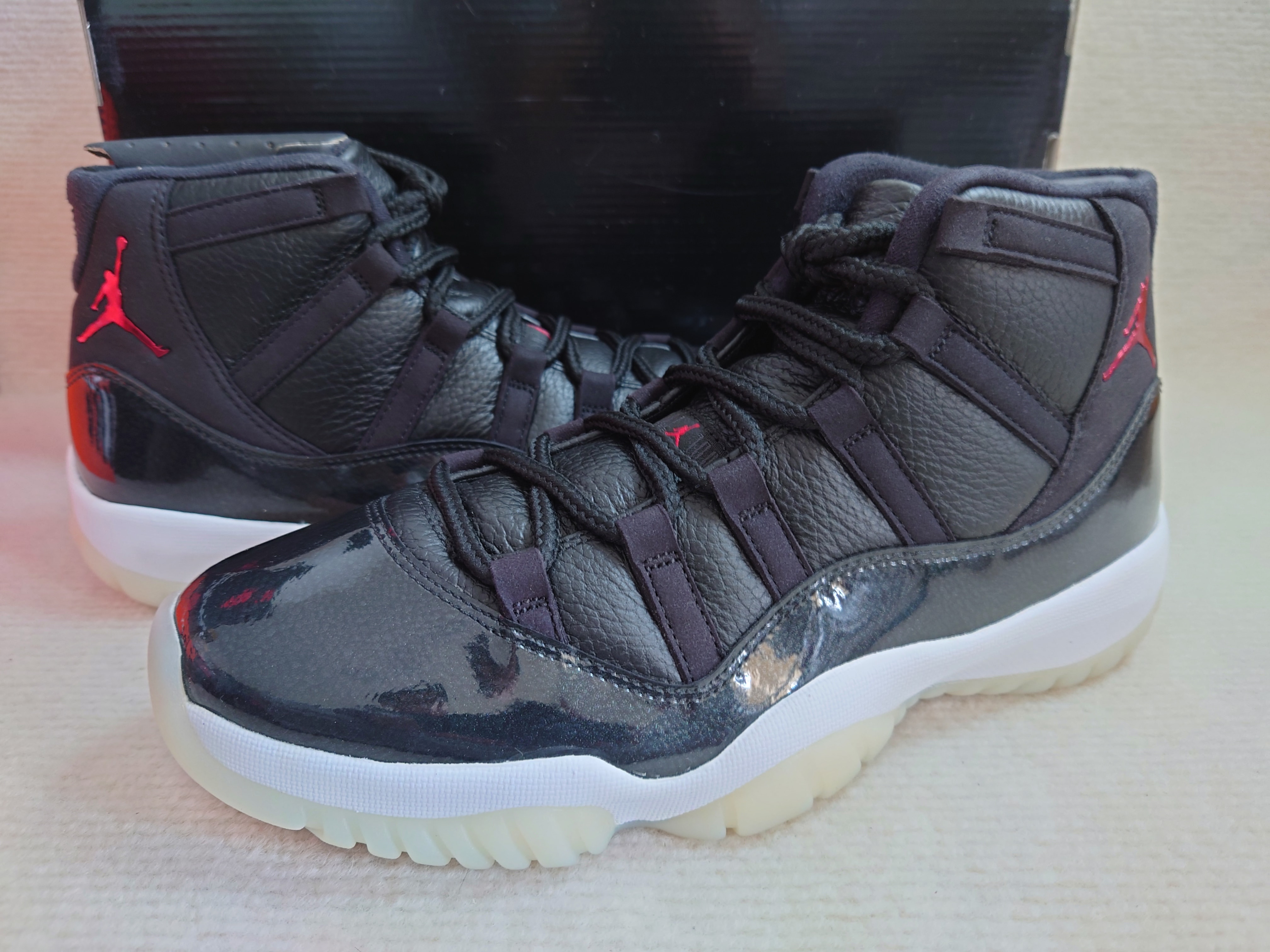 Nike Air Jordan 11 Retro "72-10"