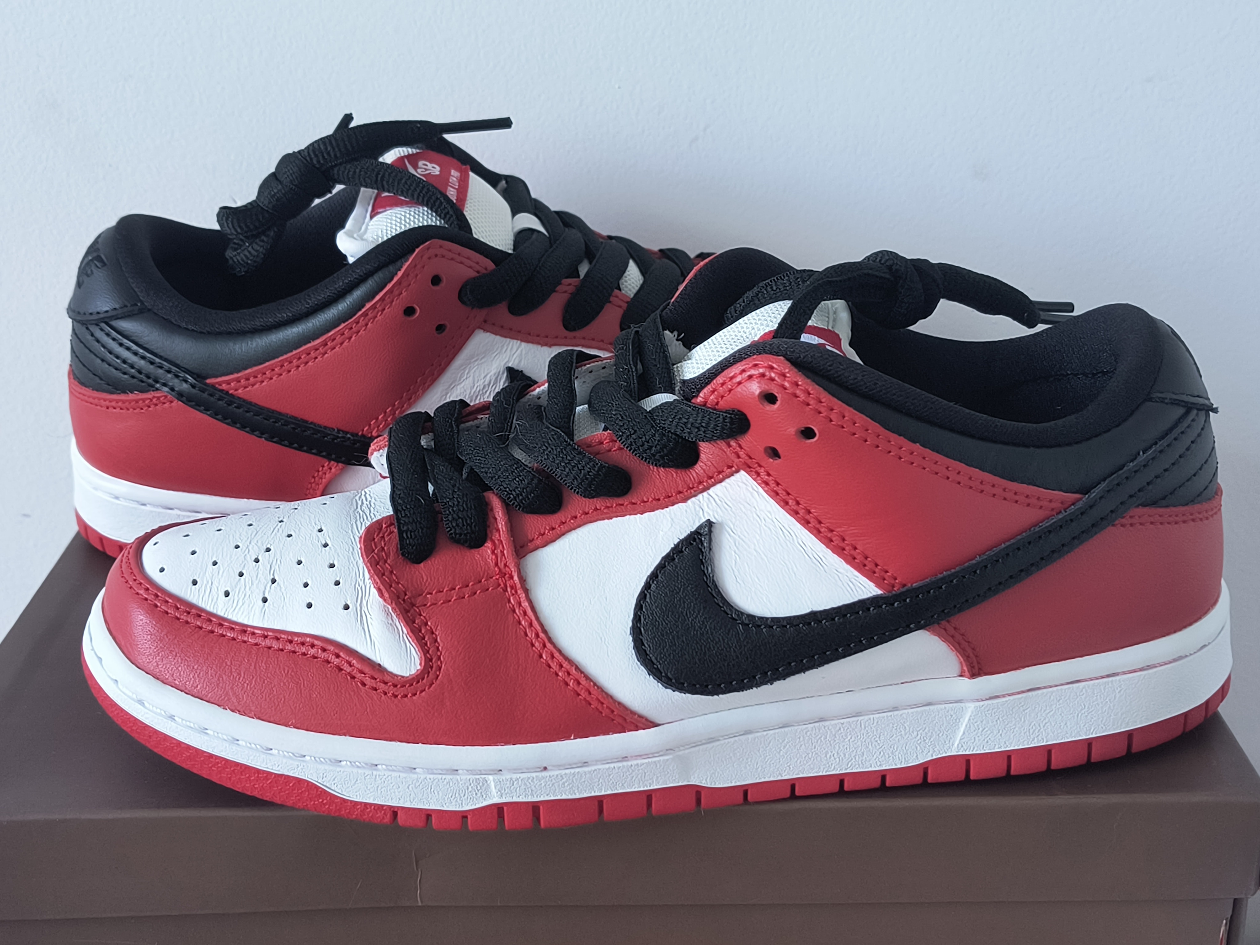 Nike SB Dunk Low Pro "J-Pack Chicago/Varsity Red and White"
