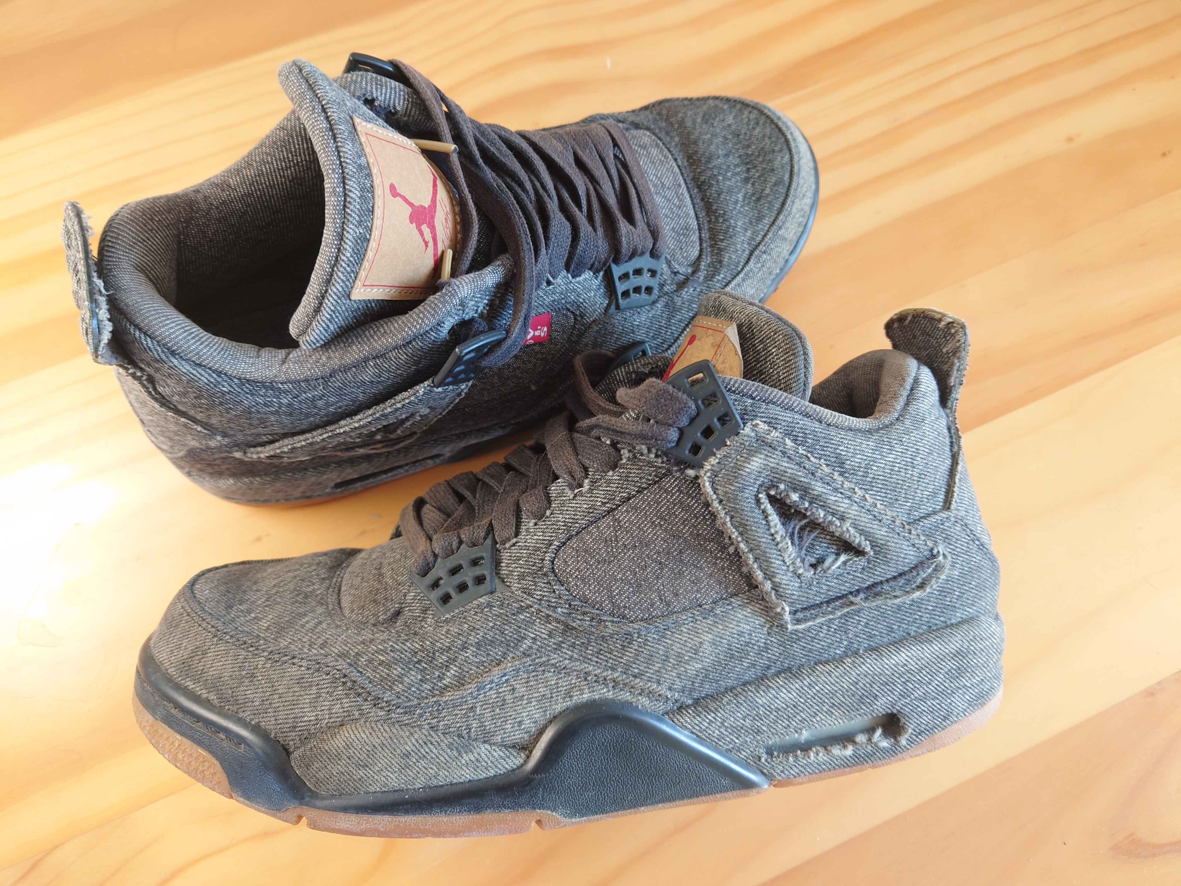 Nike × Levi's Air Jordan 4 "Black Denim" (LEVIS Tab)