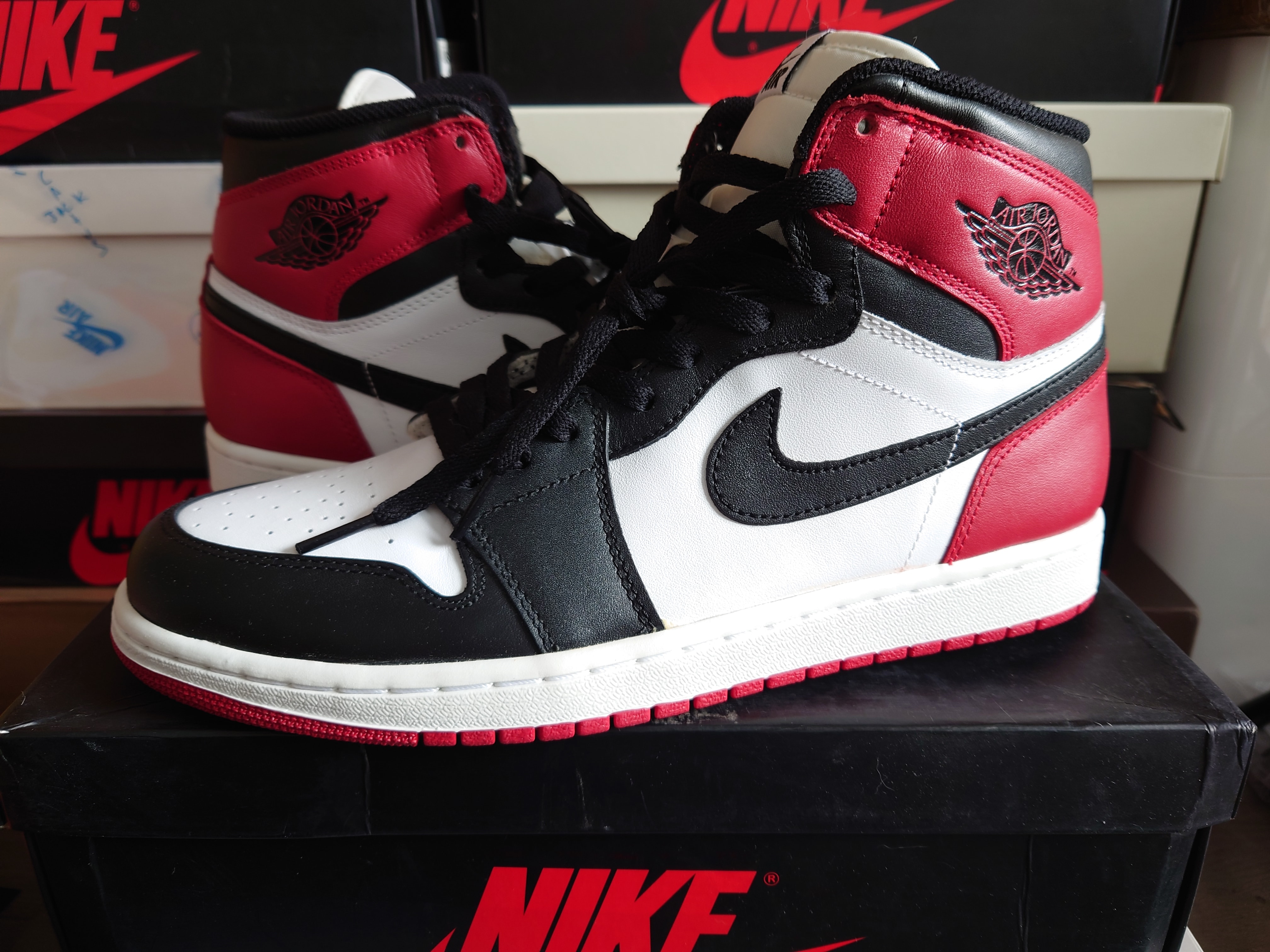 Nike Air Jordan 1 Retro High OG "Black Toe"