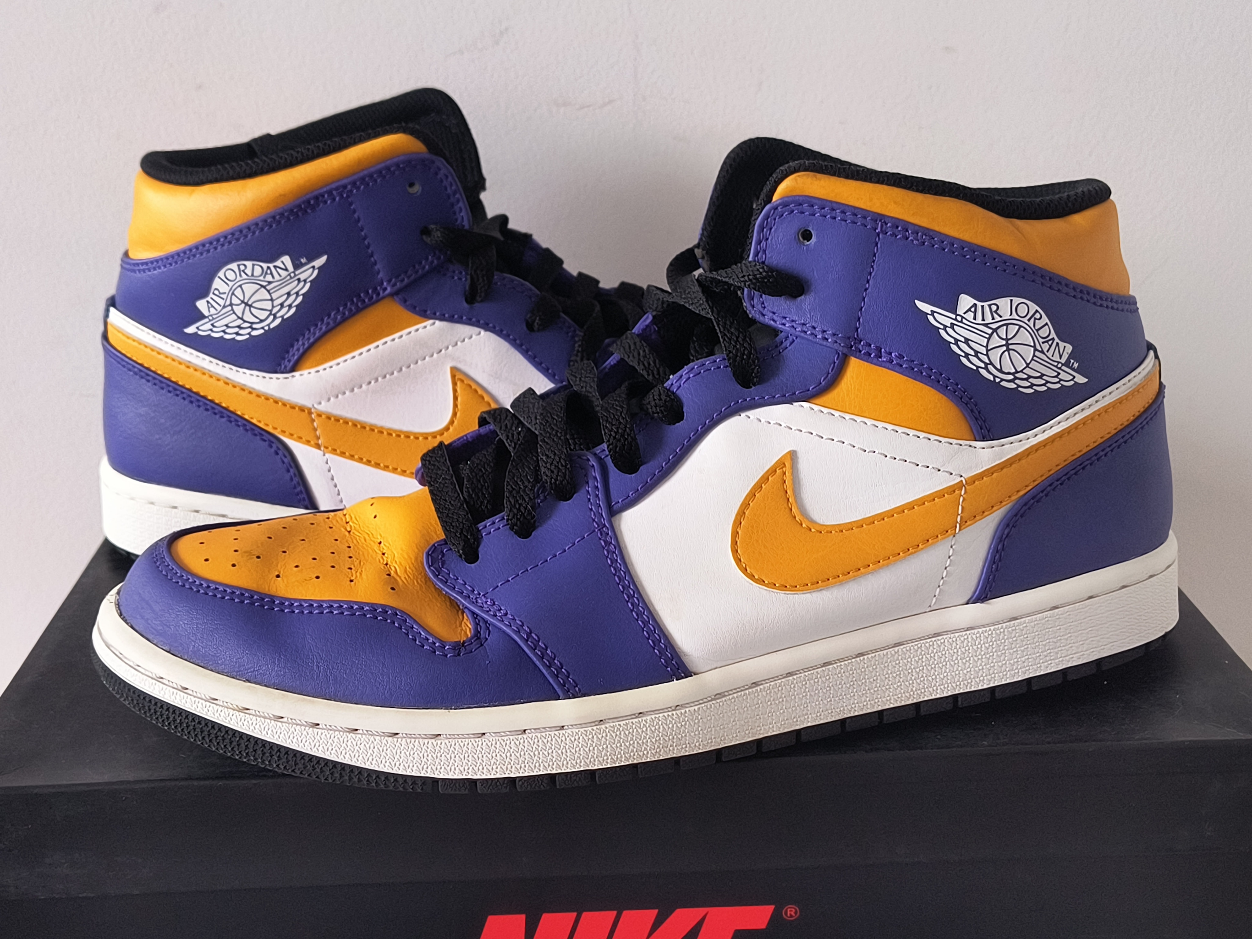 Nike Air Jordan 1 Mid "Lakers"