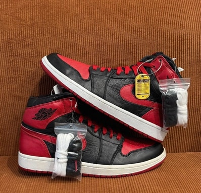 Nike Air Jordan 1 Retro High "Banned" (2011)