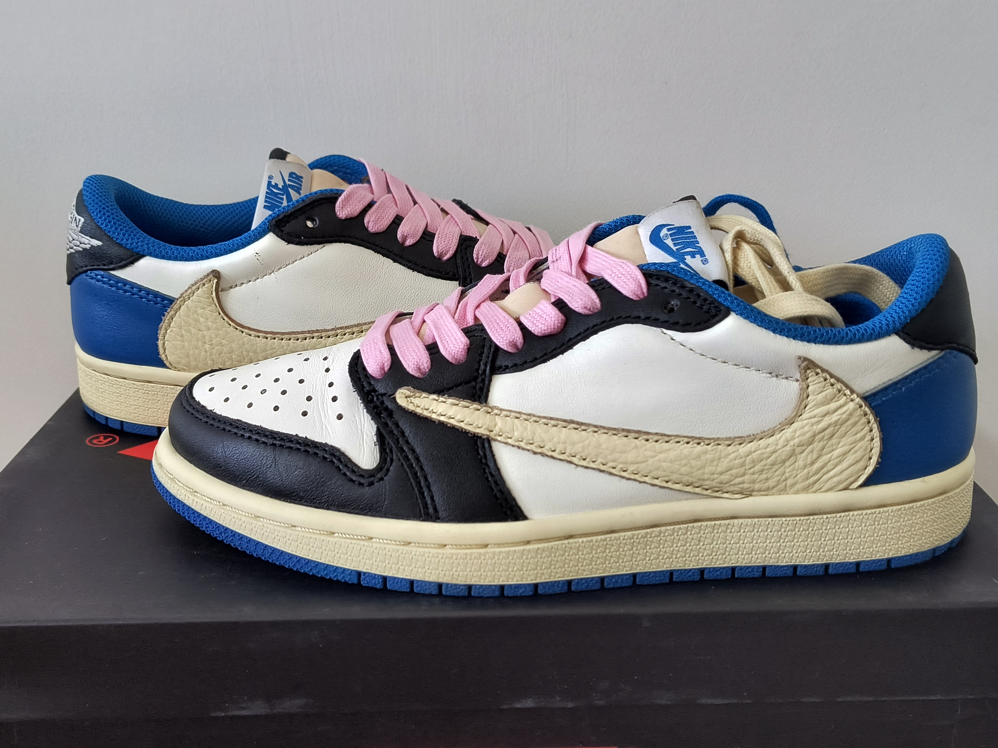 Travis Scott × fragment design × Nike Air Jordan 1 Low OG SP "Military Blue"