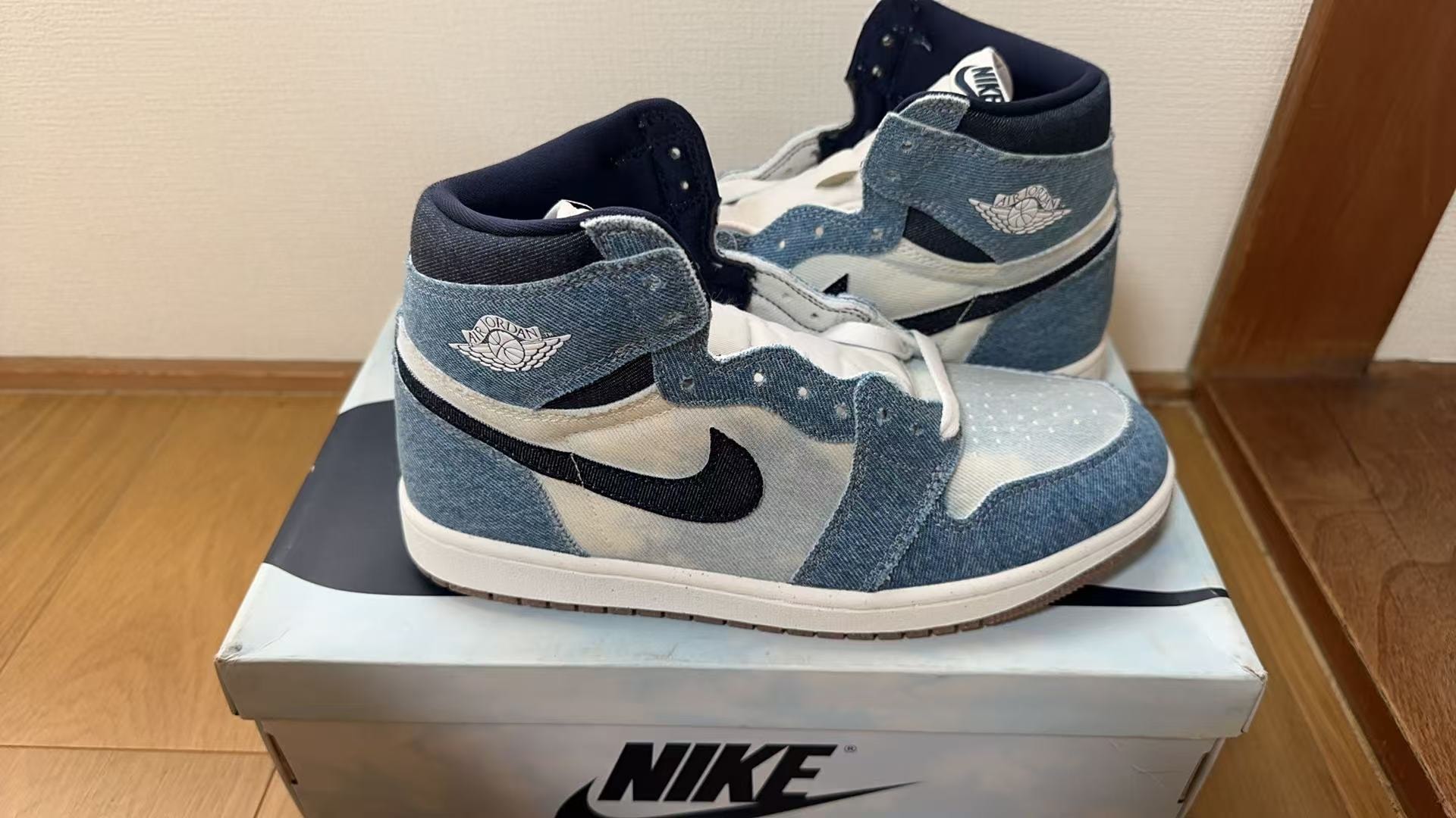 Nike Air Jordan 1 Retro High OG "Denim"