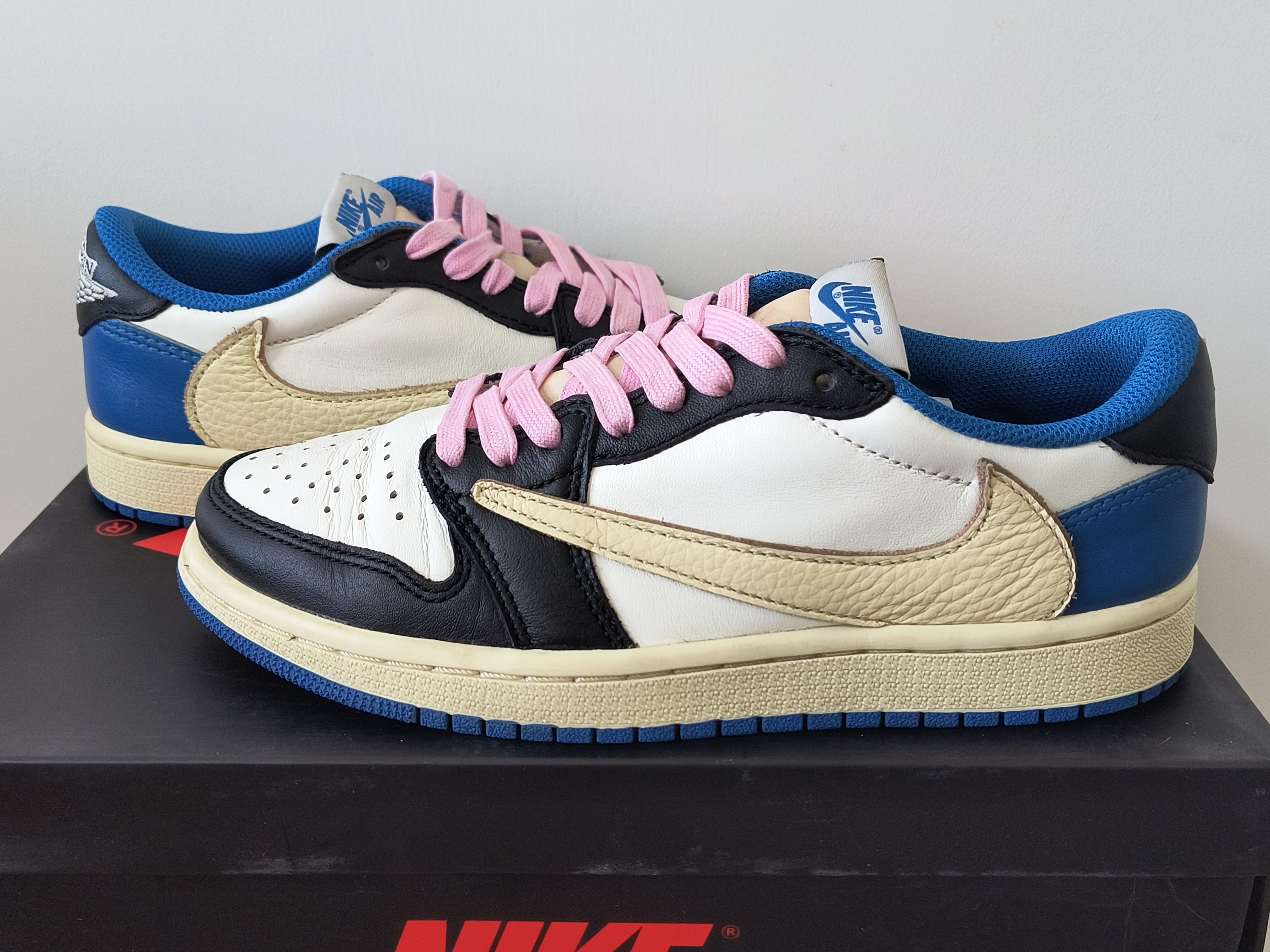 Travis Scott × fragment design × Nike Air Jordan 1 Low OG SP "Military Blue"
