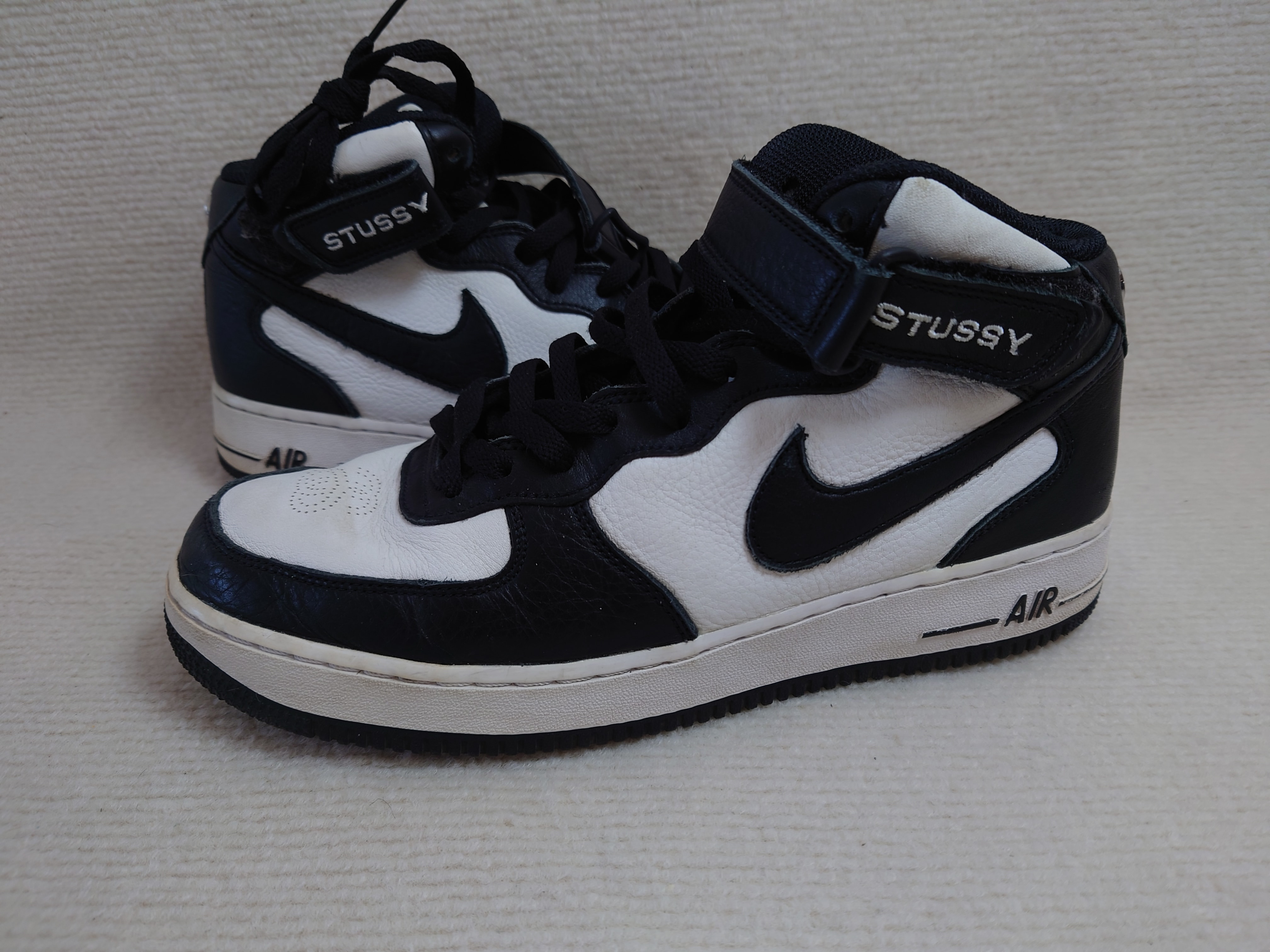 Stussy × Nike Air Force 1 Mid "Black and Light Bone"