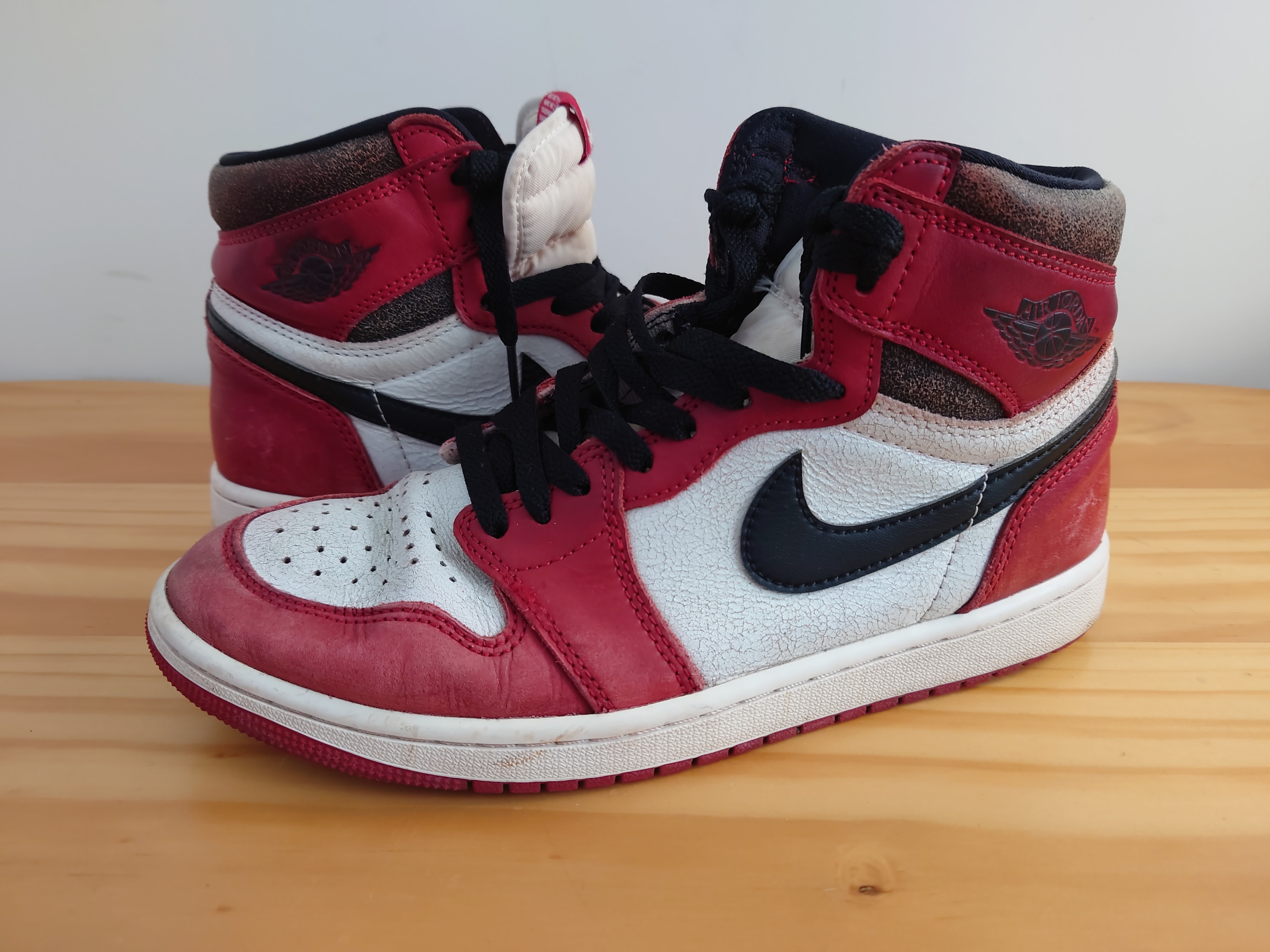 Nike Air Jordan 1 High OG "Lost & Found/Chicago"