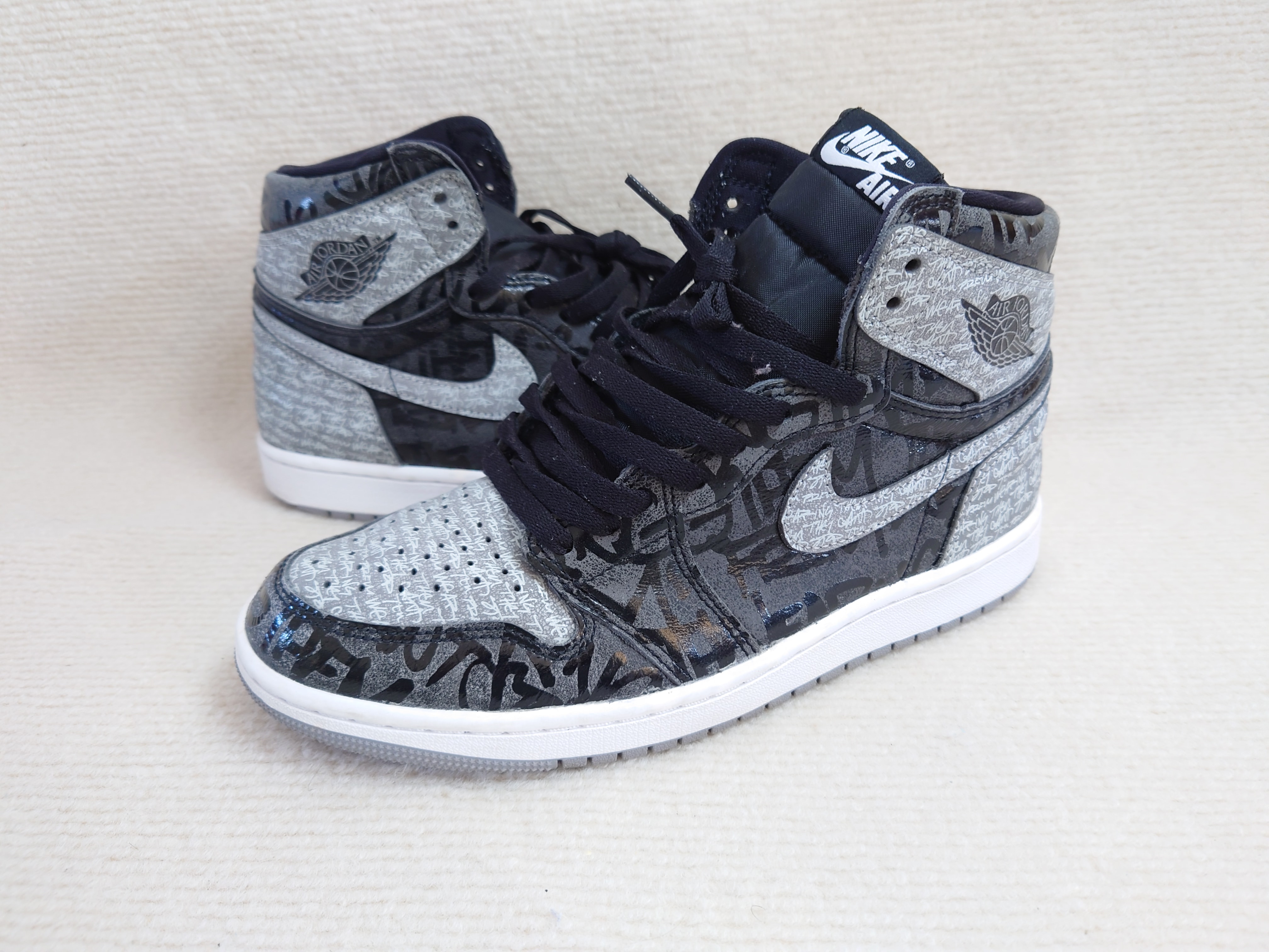 ナイキ エアジョーダン1 ハイ OG "リベリオネア"