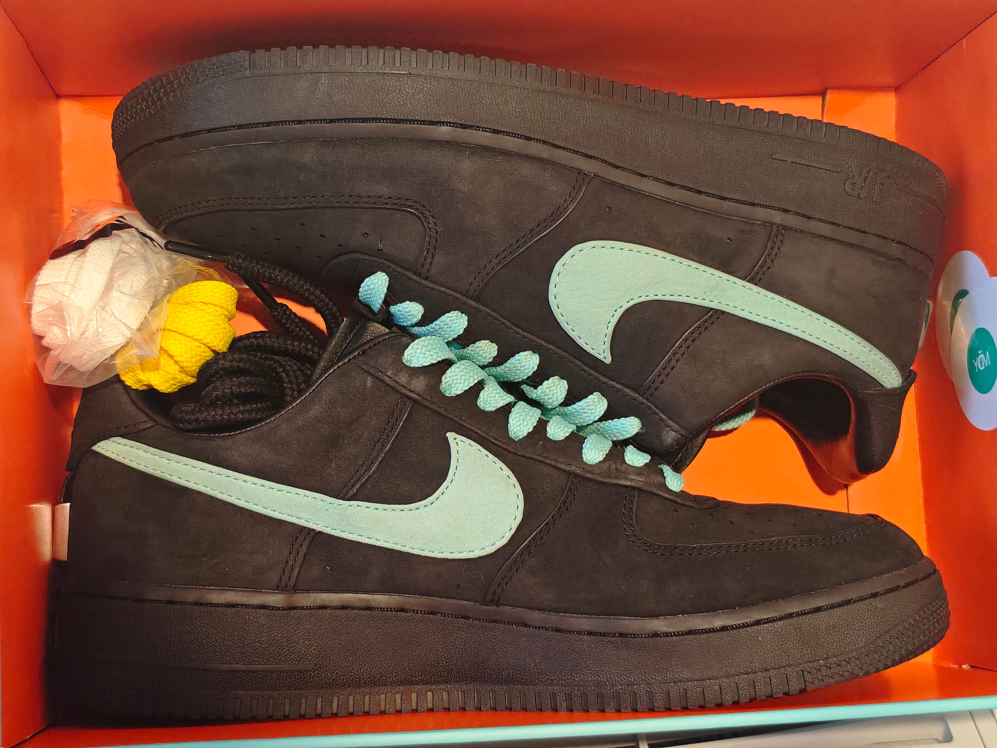 ティファニー × ナイキ エアフォース1 ロー "1837"