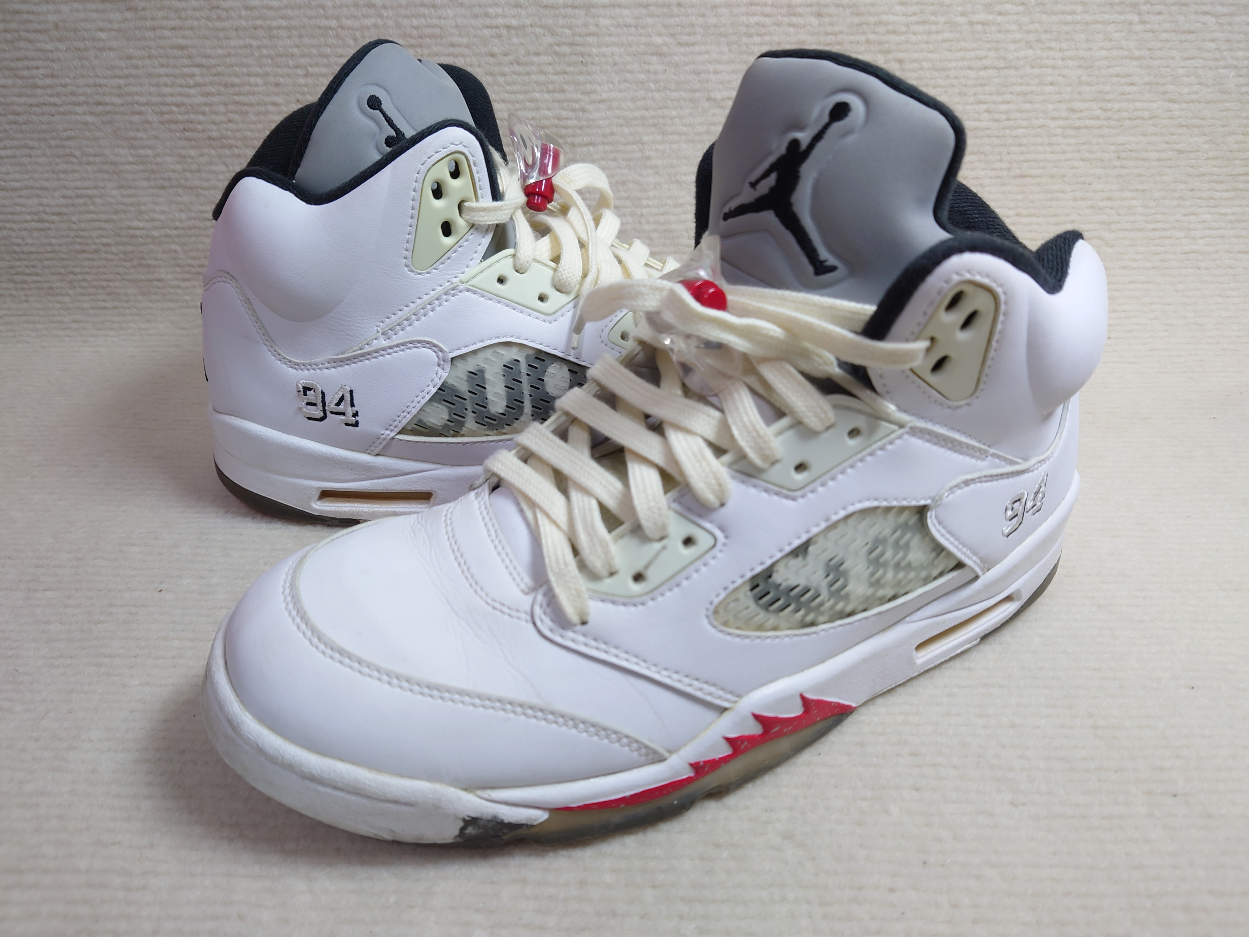 Supreme × Nike Air Jordan 5 Retro "White"