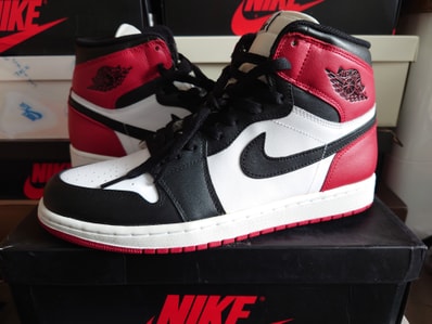 Nike Air Jordan 1 Retro High OG "Black Toe"
