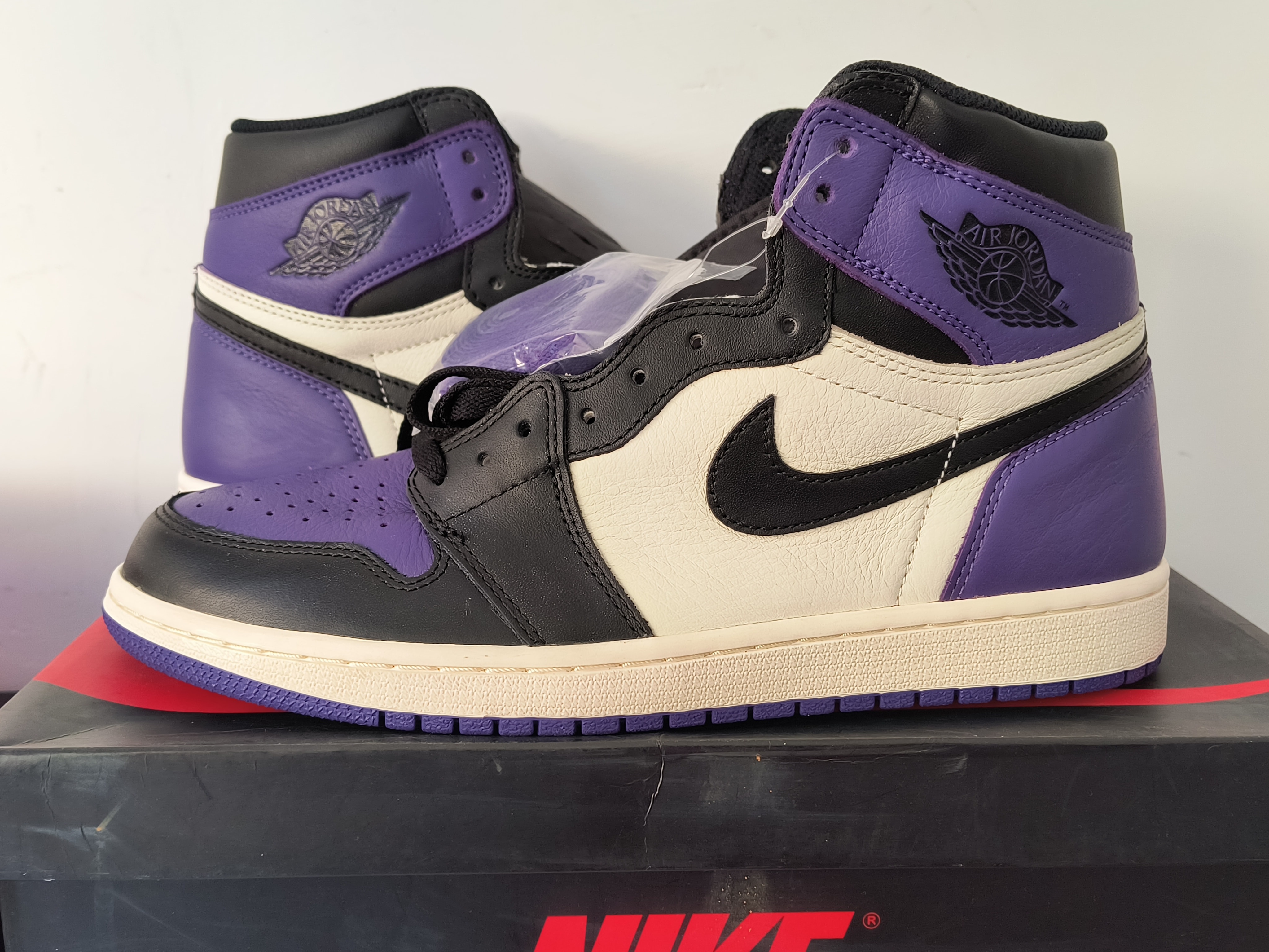 ナイキ エアジョーダン1 レトロ ハイ OG "コートパープル" (2018)