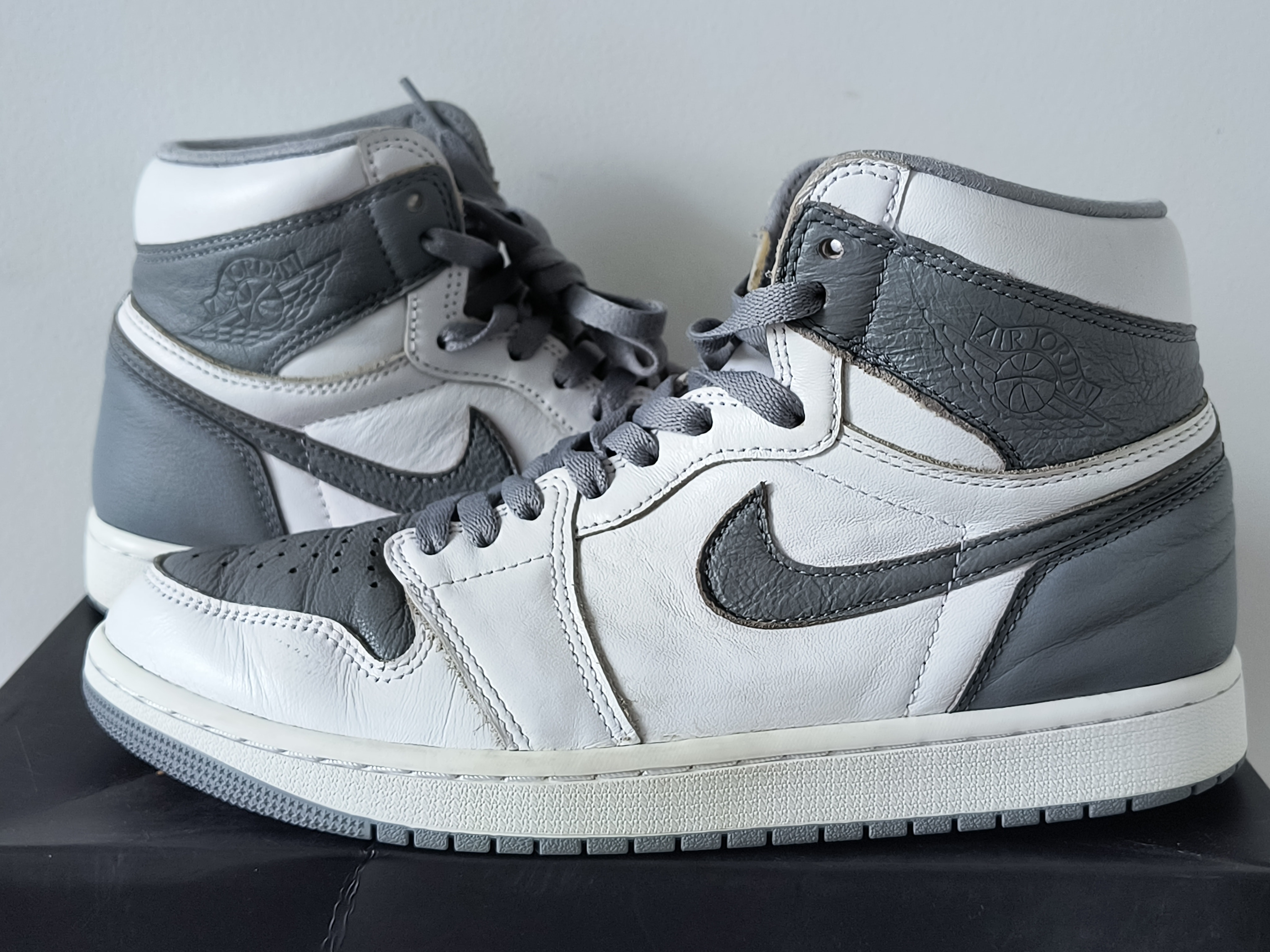 Nike Air Jordan 1 High OG "Stealth"