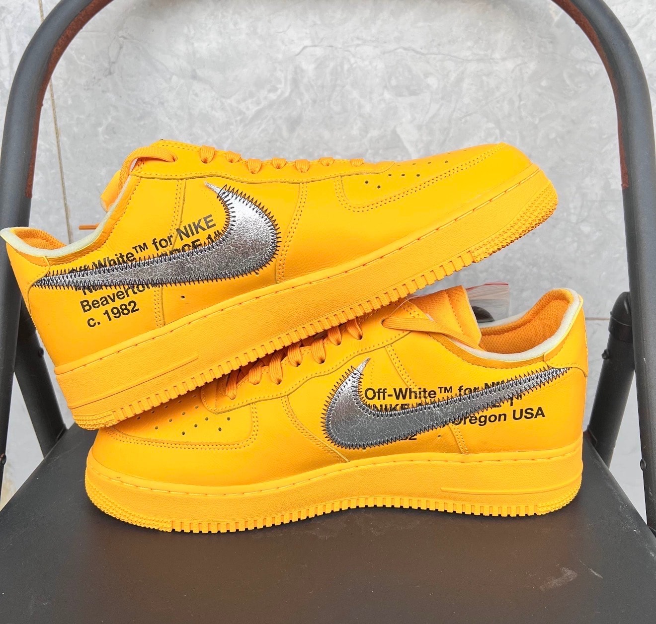 Off-White × Nike Air Force 1 Low "University Gold"