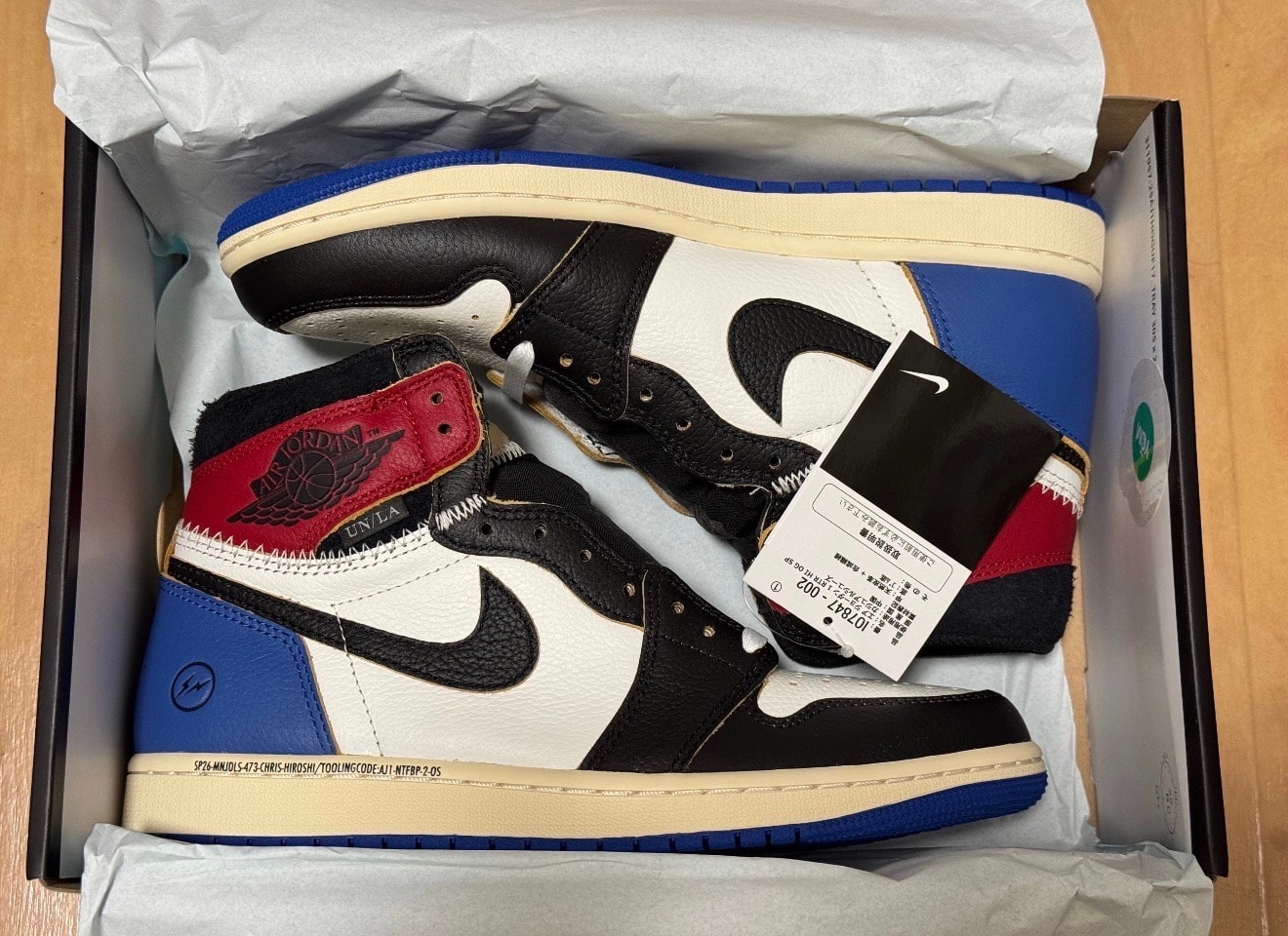 フラグメントデザイン × ユニオン × ナイキ エアジョーダン1 ハイ OG "ブラック/バーシティレッド"