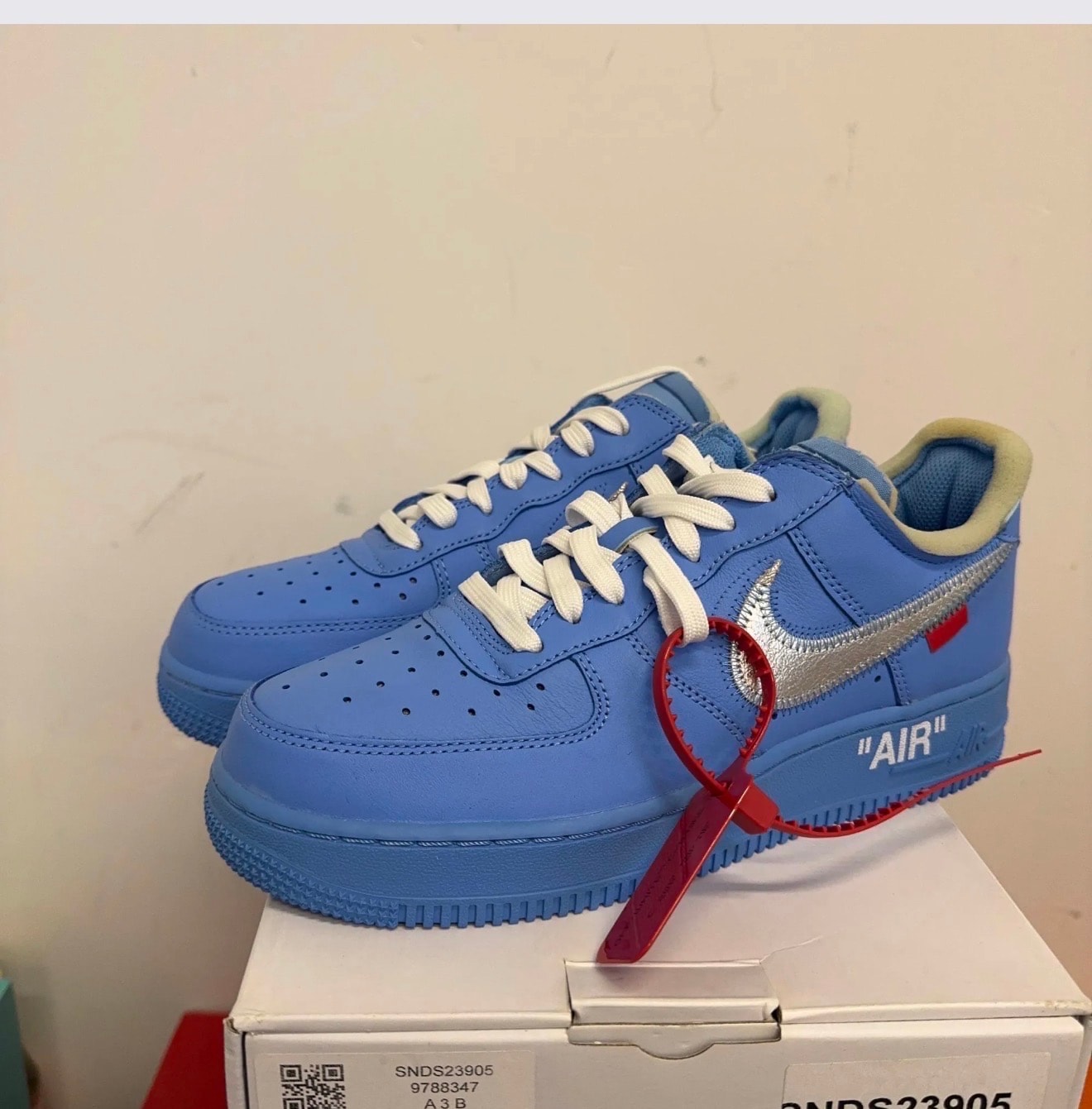 Off-White × Nike Air Force 1 Low "MCA University Blue"