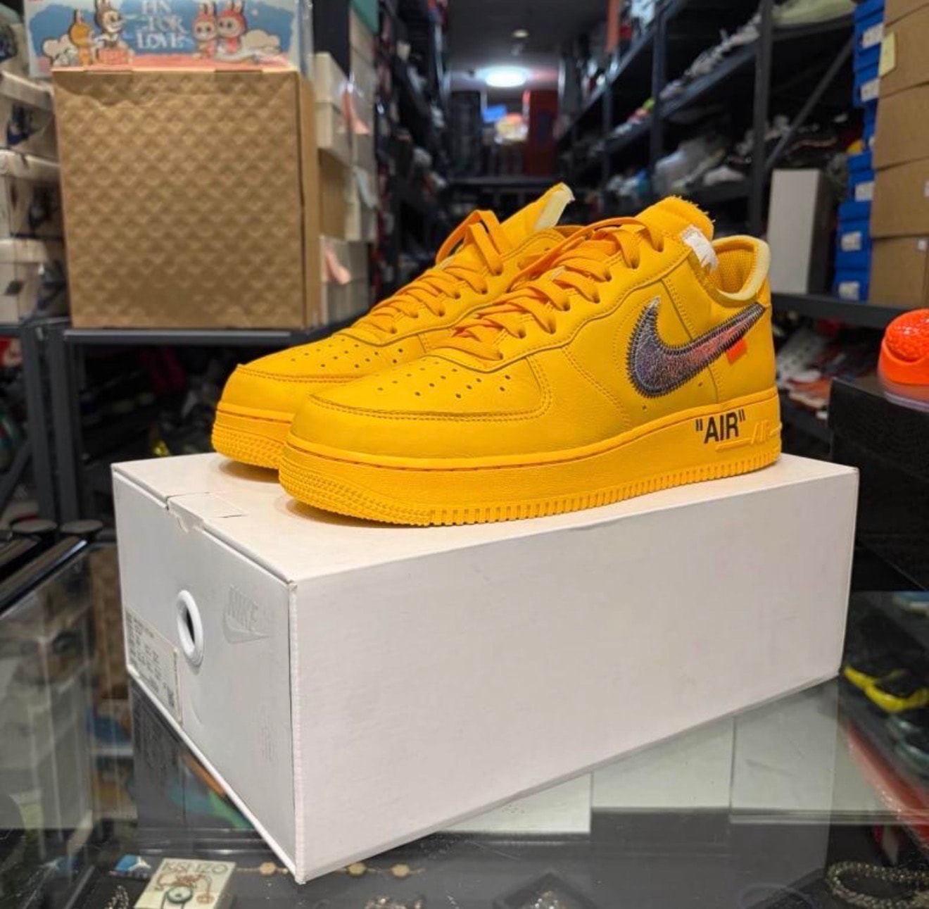 Off-White × Nike Air Force 1 Low "University Gold"