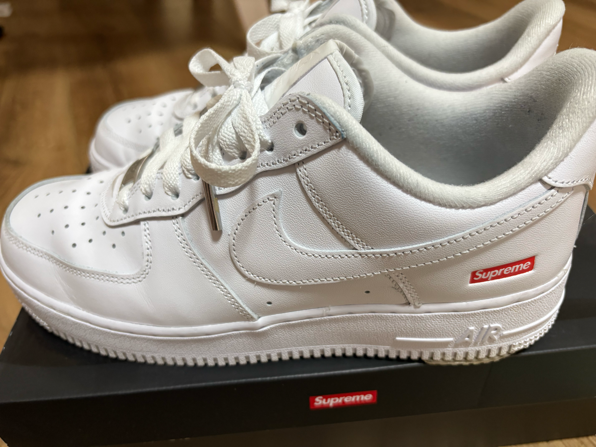 Supreme × Nike Air Force 1 Low "White"