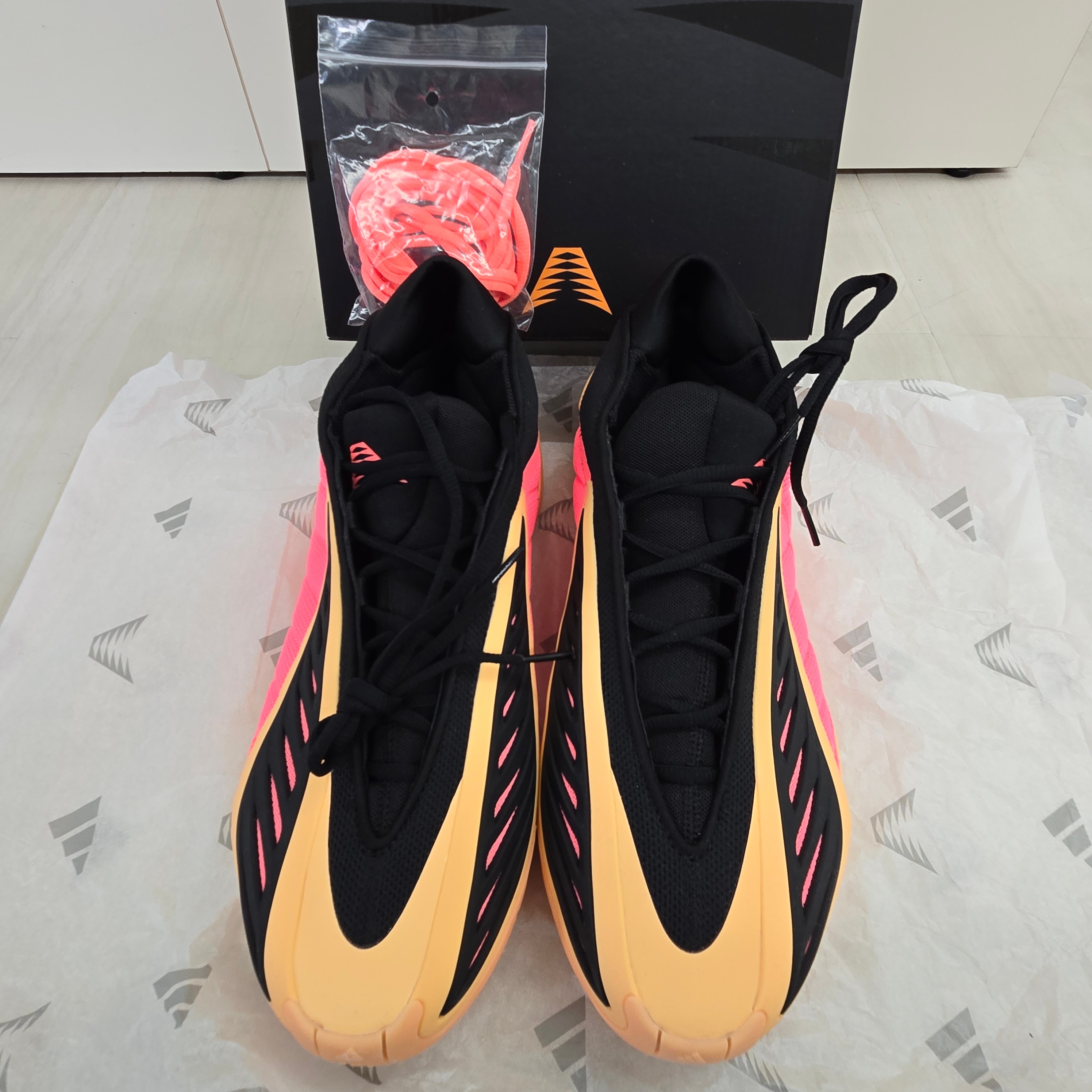 アディダス AE2 "ウィズラブ"