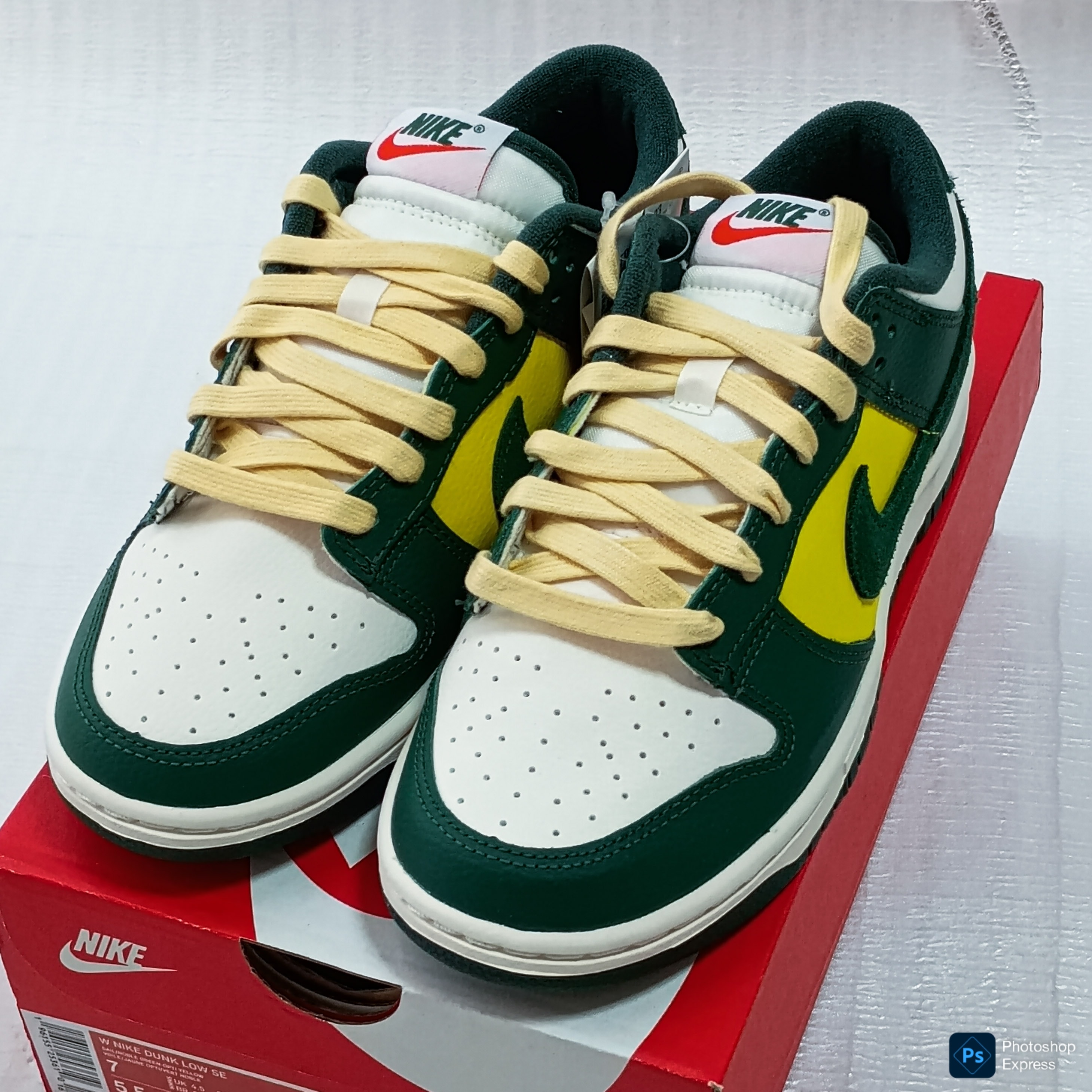 Nike Women's Dunk Low SE "Noble Green"