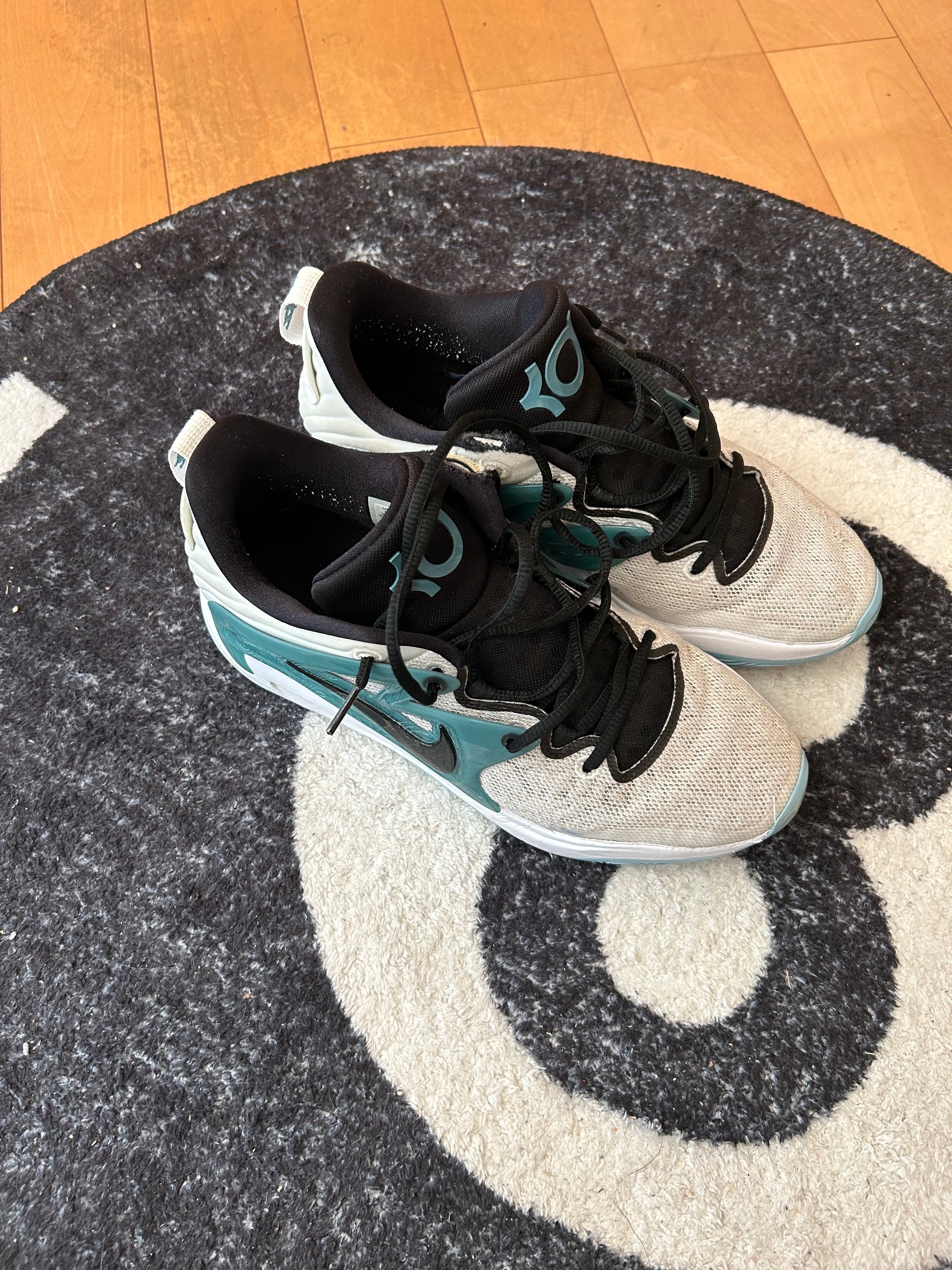 ナイキ KD15 "ホワイト/ボルト/フォトンダスト/ブラック"