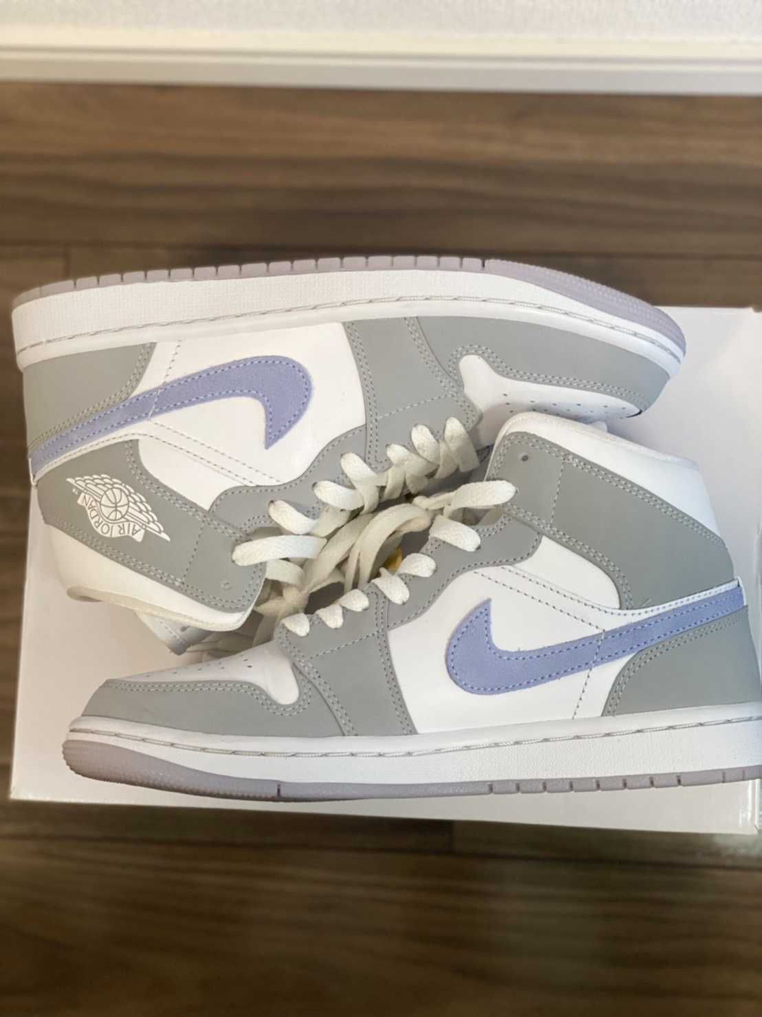 Nike Women's Air Jordan 1 Mid "Wolf Grey"