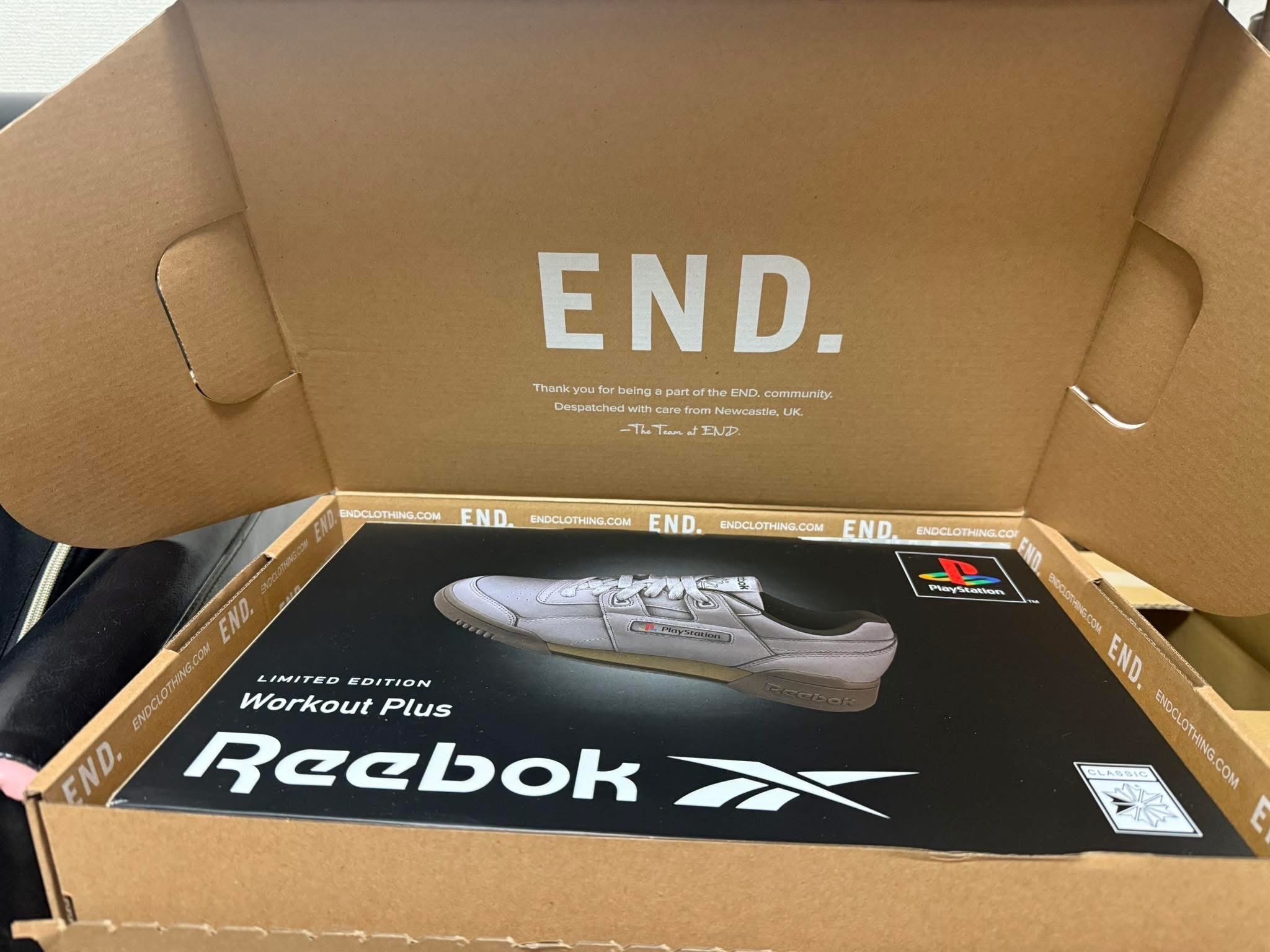 プレイステーション × リーボック ワークアウトプラス "30th アニバーサリー" (エンド エクスクルーシブ)