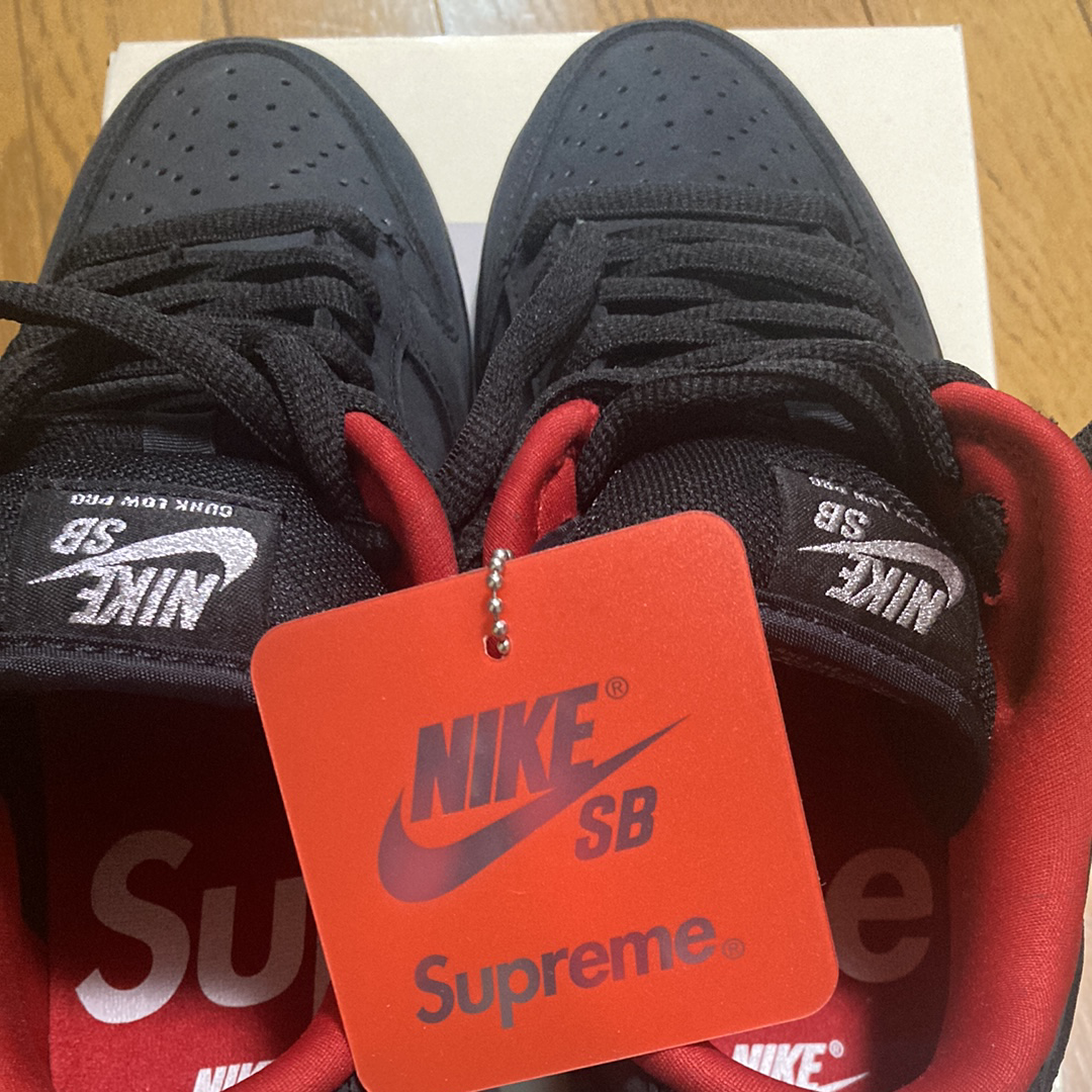 シュプリーム × ナイキ SB ダンク ロー "ブラック" (25FW Week2)