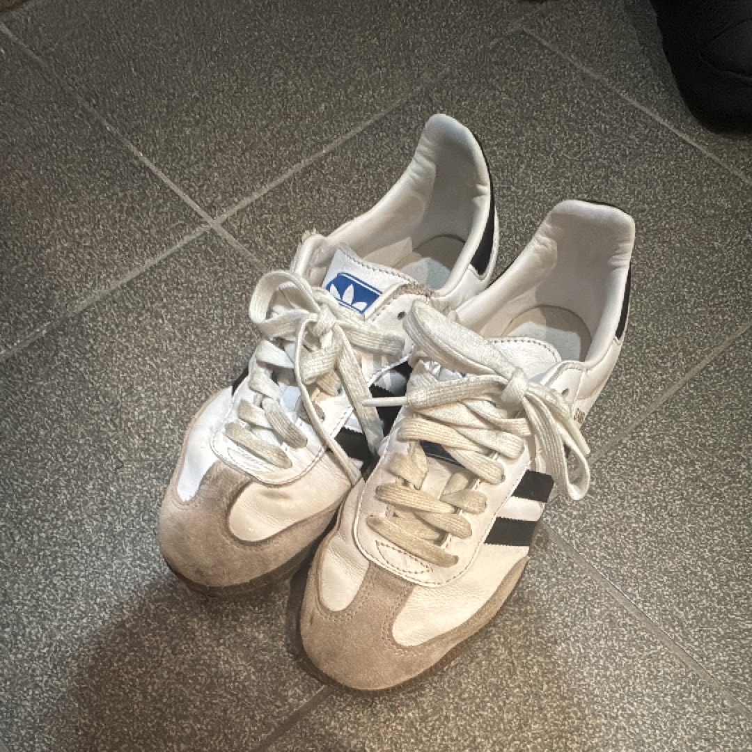 アディダス サンバ OG "クラウドホワイト/コアブラック/クリアグラナイト"