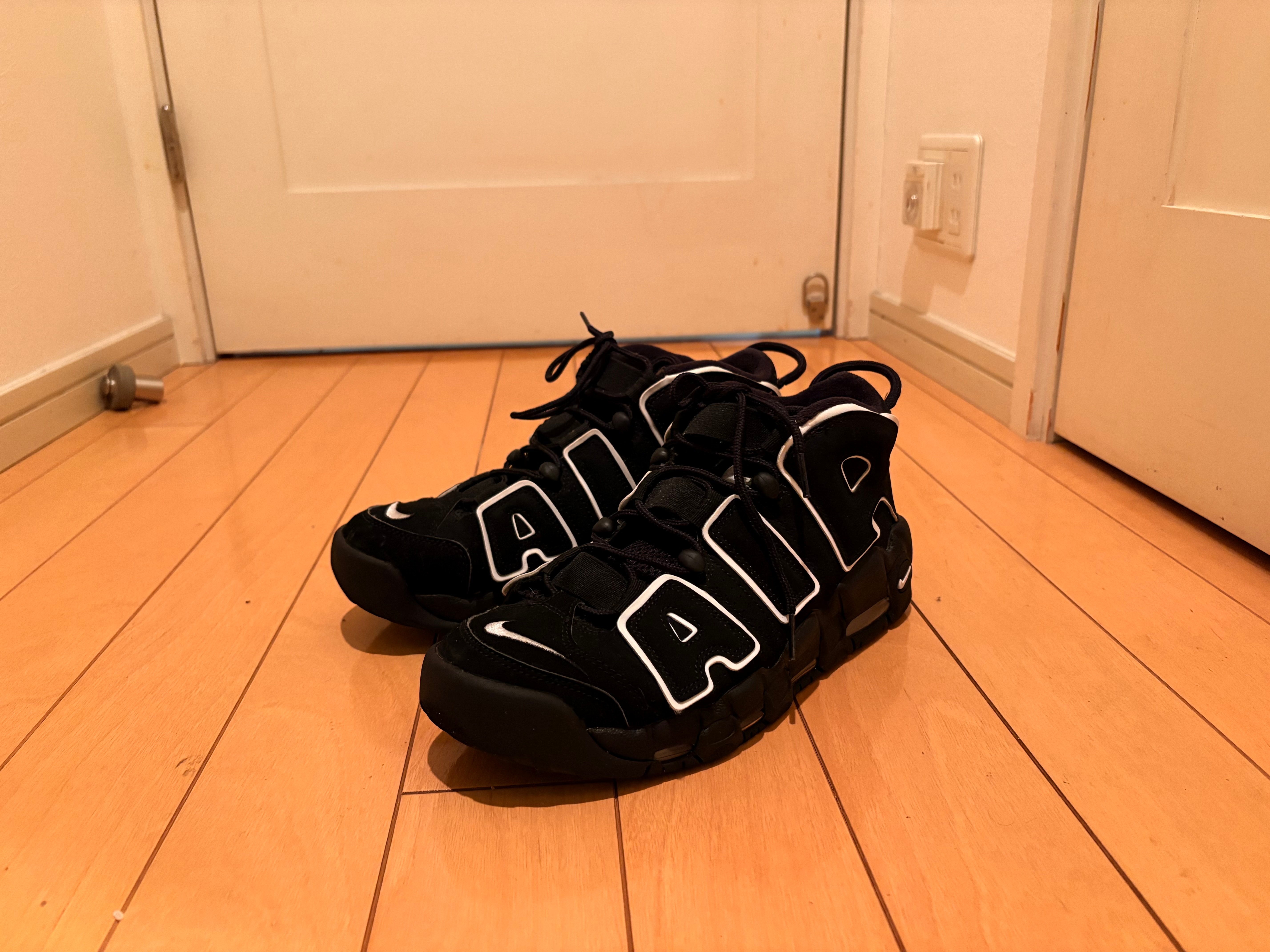 ナイキ エア モア アップテンポ "ブラック/ホワイト"(2020)