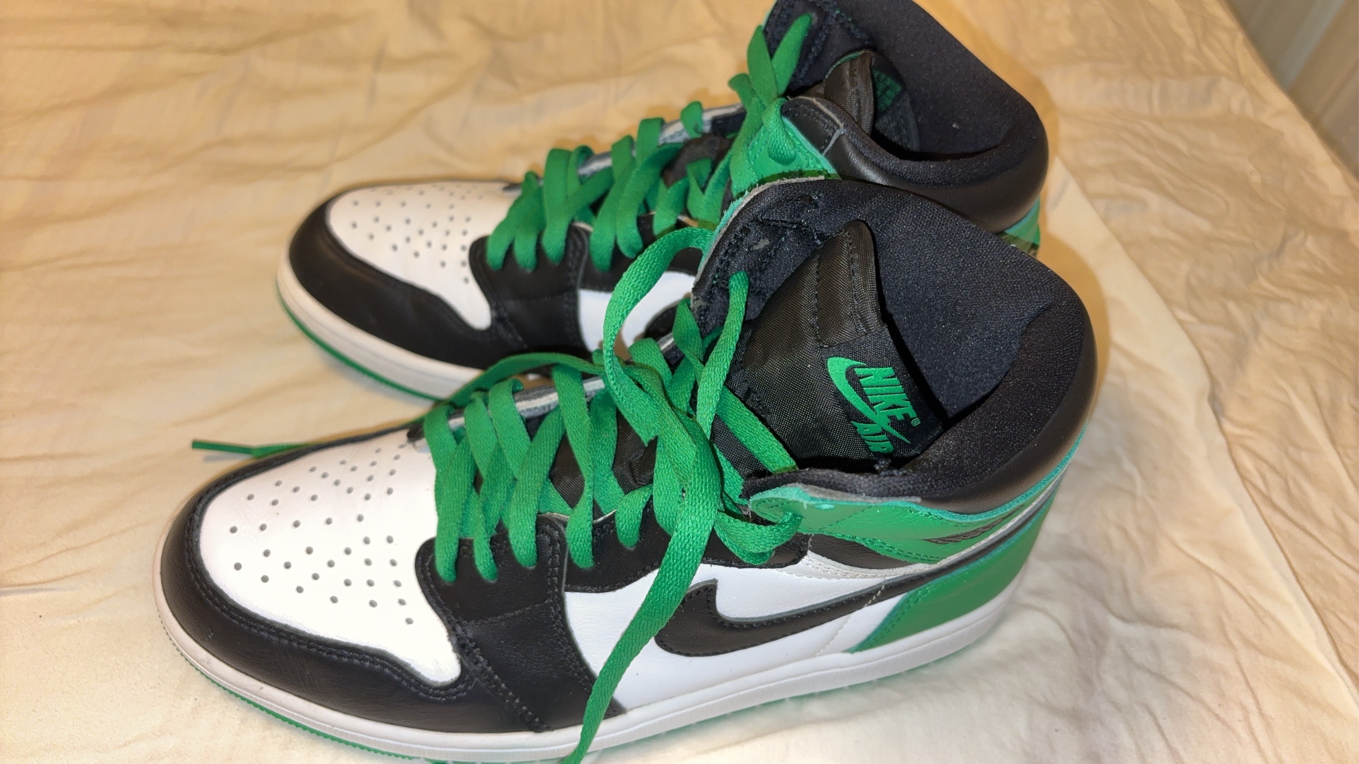 Nike Air Jordan 1 Retro High OG "Celtics/Black and Lucky Green" (2023)