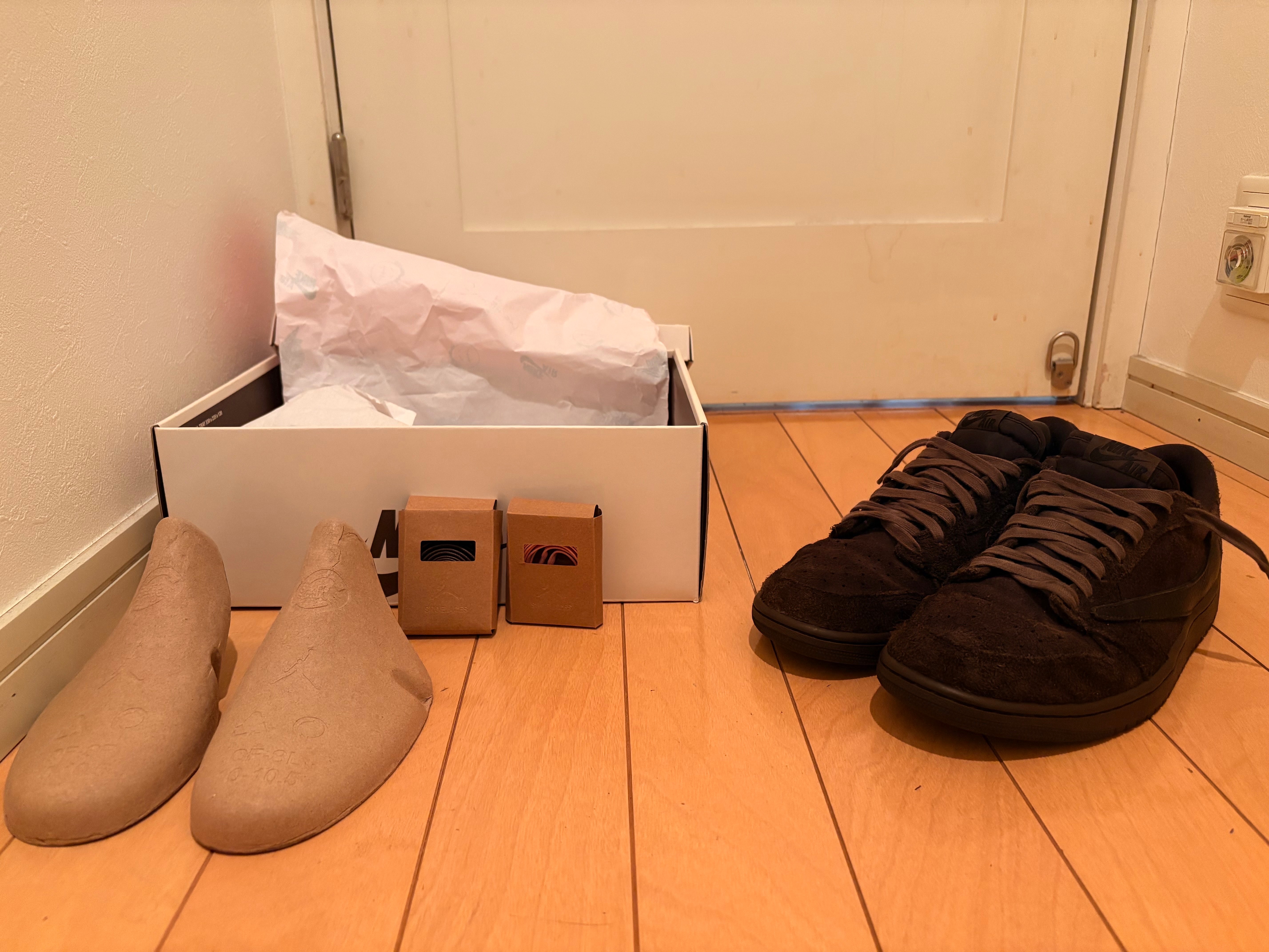 Travis Scott × Nike Air Jordan 1 Low OG SP "Velvet Brown and Dark Mocha"