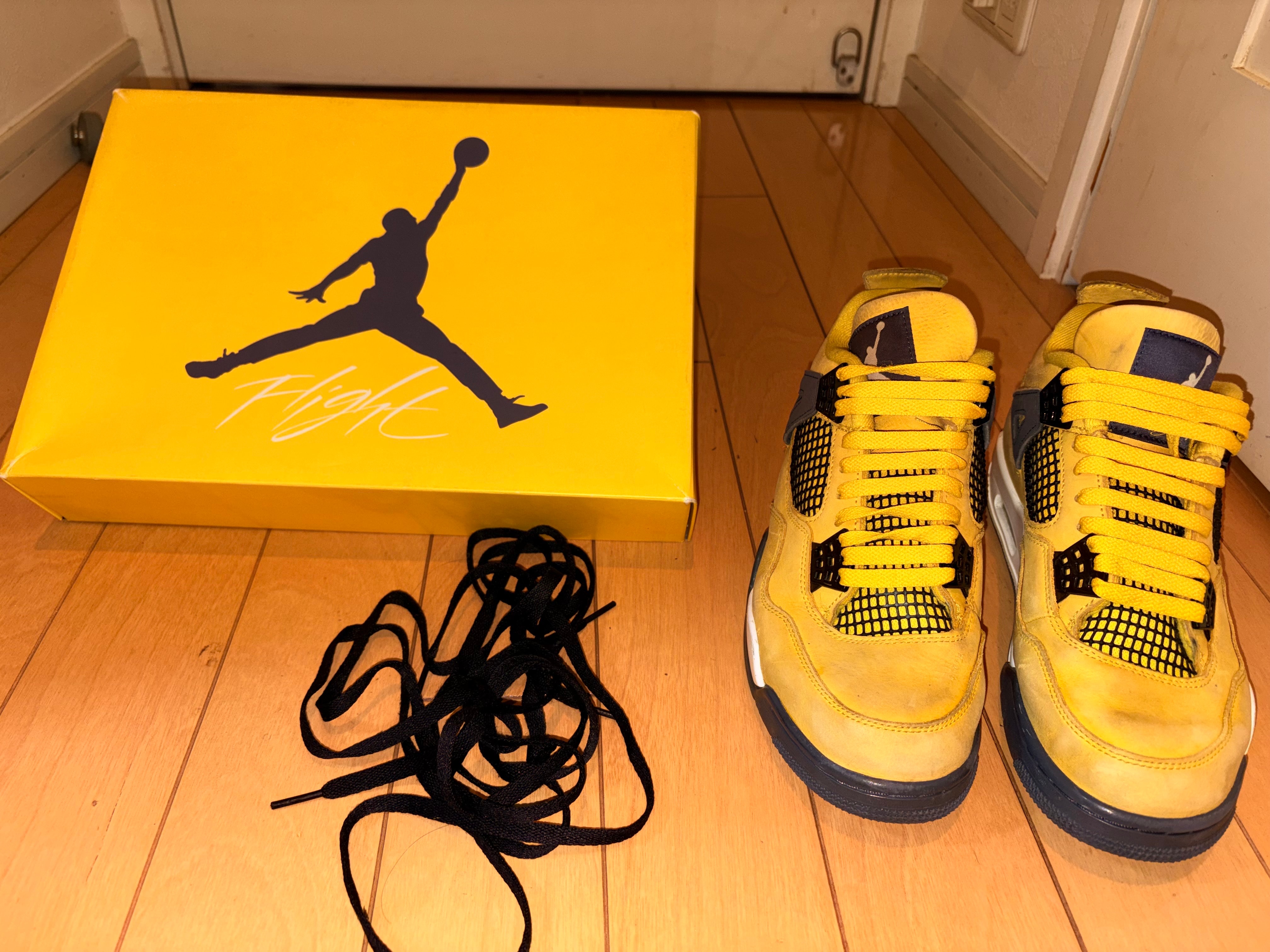 Nike Air Jordan 4 "Tour Yellow"