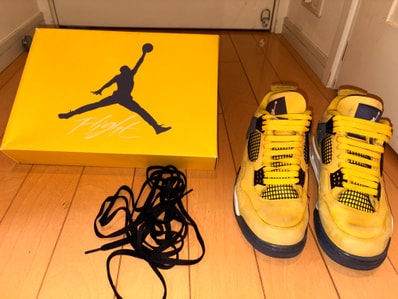 Nike Air Jordan 4 "Tour Yellow"