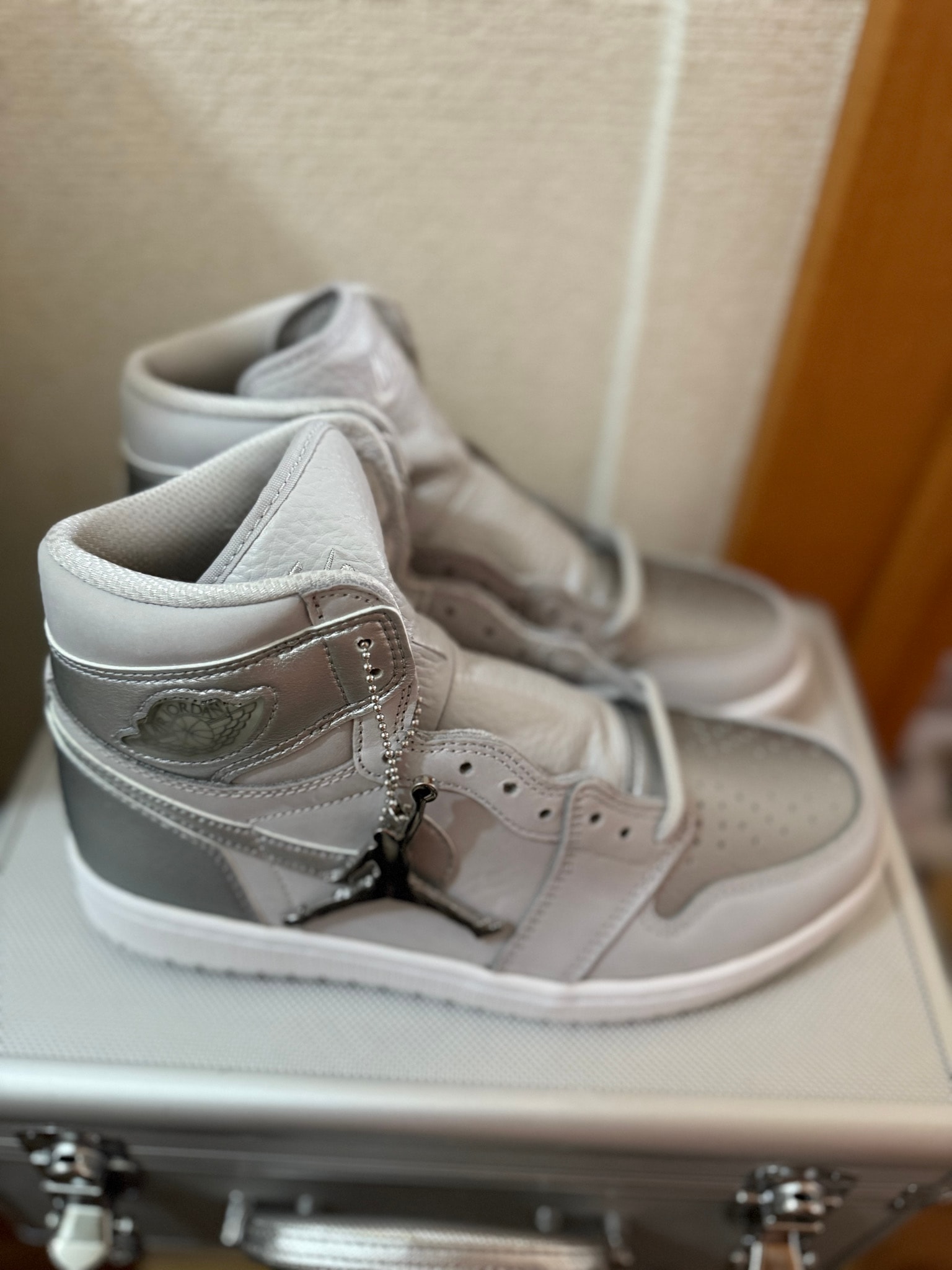 Nike Air Jordan 1 Retro High OG "CO.JP/TOKYO" (Suitcase)