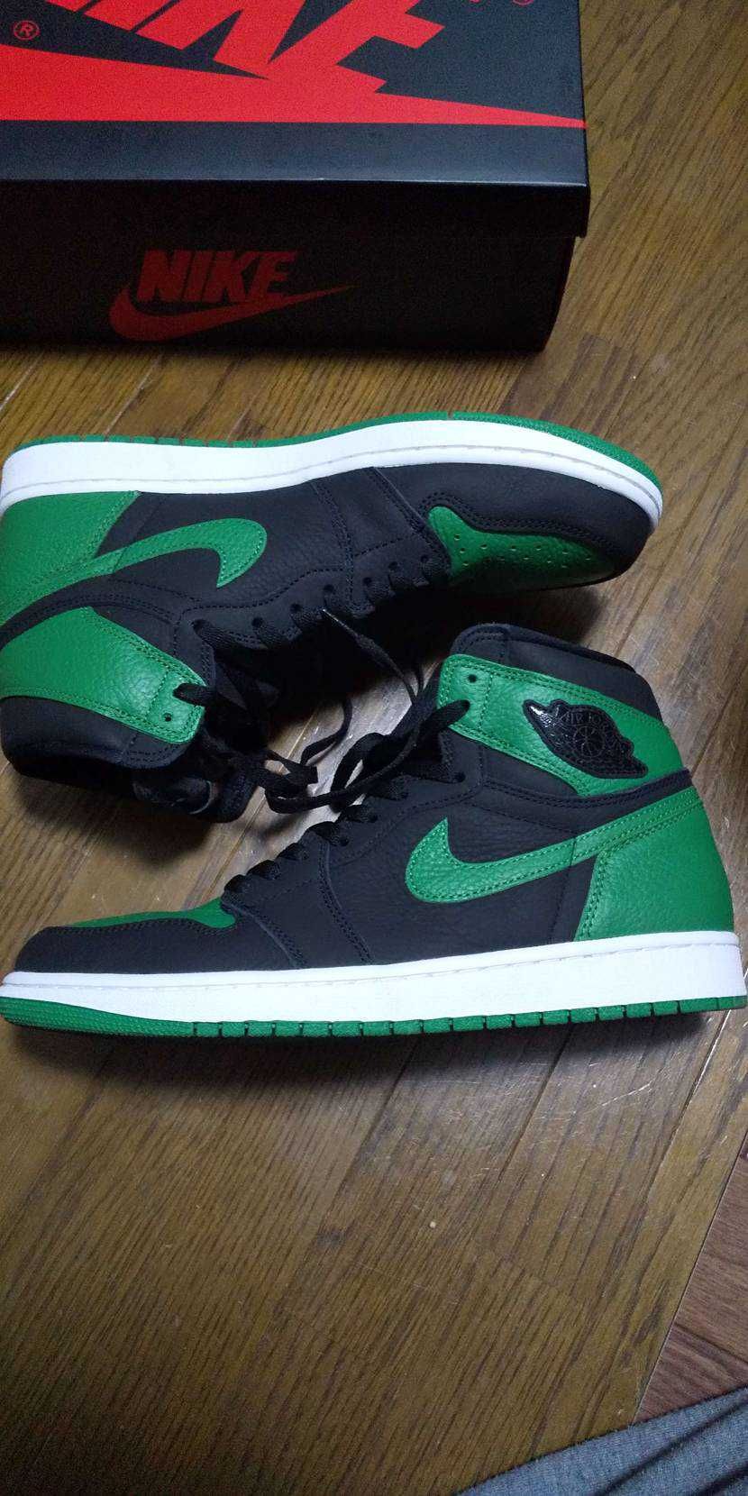 Nike Air Jordan 1 Retro High OG "Black/Pine Green" (2020)      