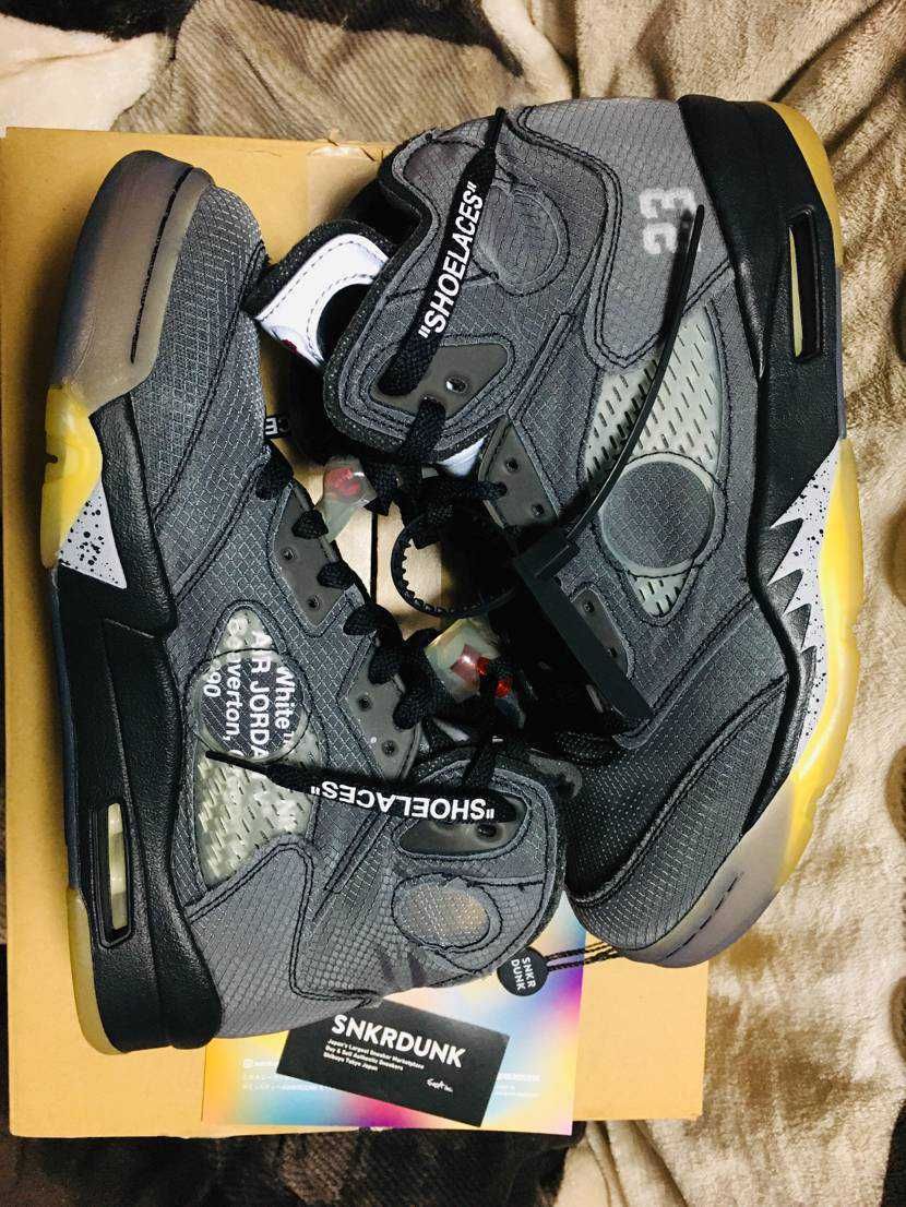 オフホワイト × ナイキ エアジョーダン5 ブラック/モスリン/ファイヤーレッド Off-White × Nike Air Jordan 5 