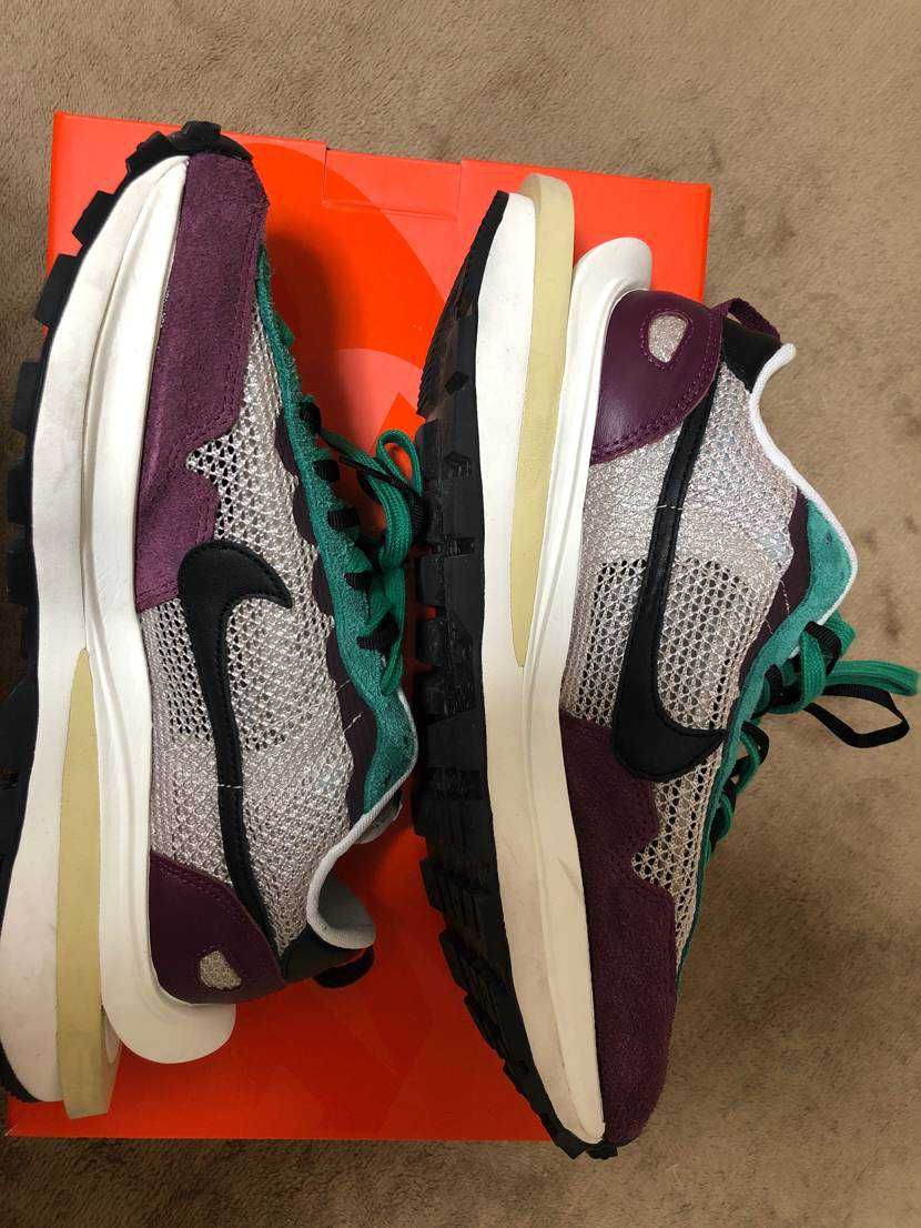 sacai × Nike Vapor Waffle "String/Red/Green"