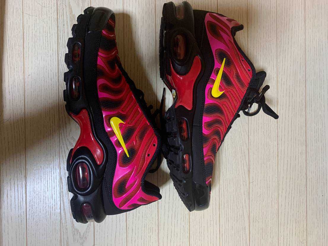 Supreme × Nike Air Max Plus "Hyper Grape"