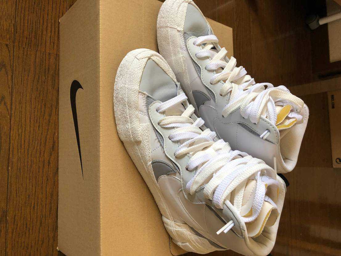 sacai × NIKE BLAZER MID "WHITE/WOLF GREY"