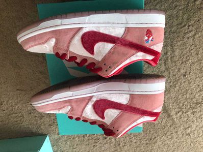 Strangelove × Nike SB Dunk Low "Valentine’s Day"