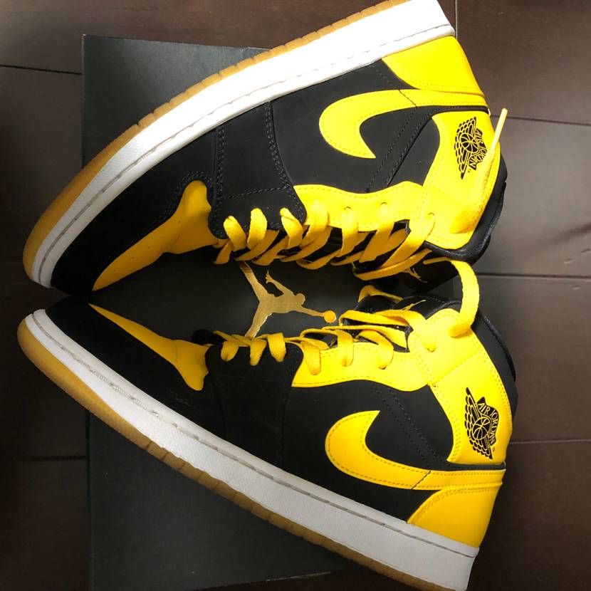 Nike Air Jordan 1 Retro Mid "New Love" (2017)