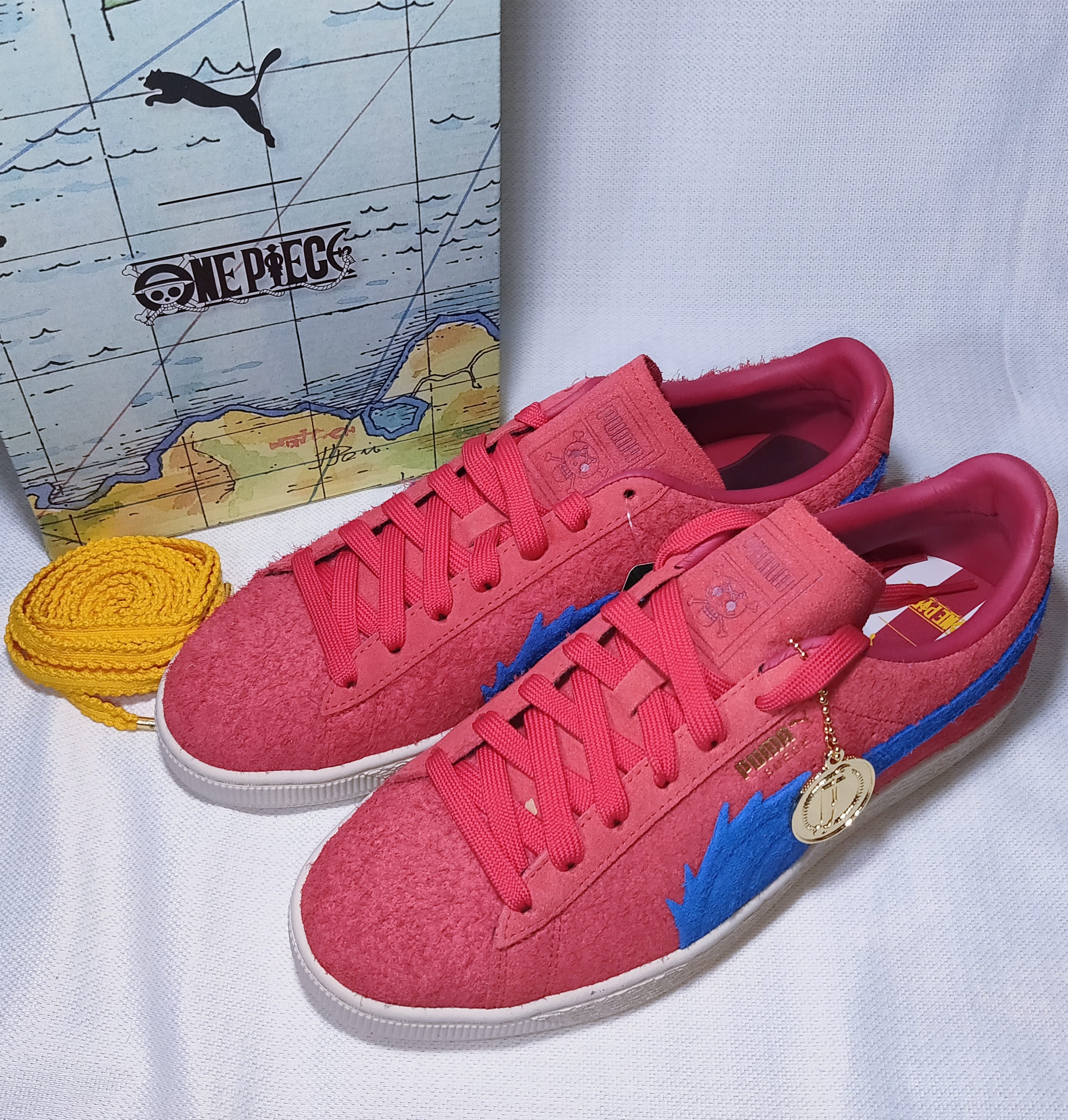 ワンピース × プーマ スウェード 