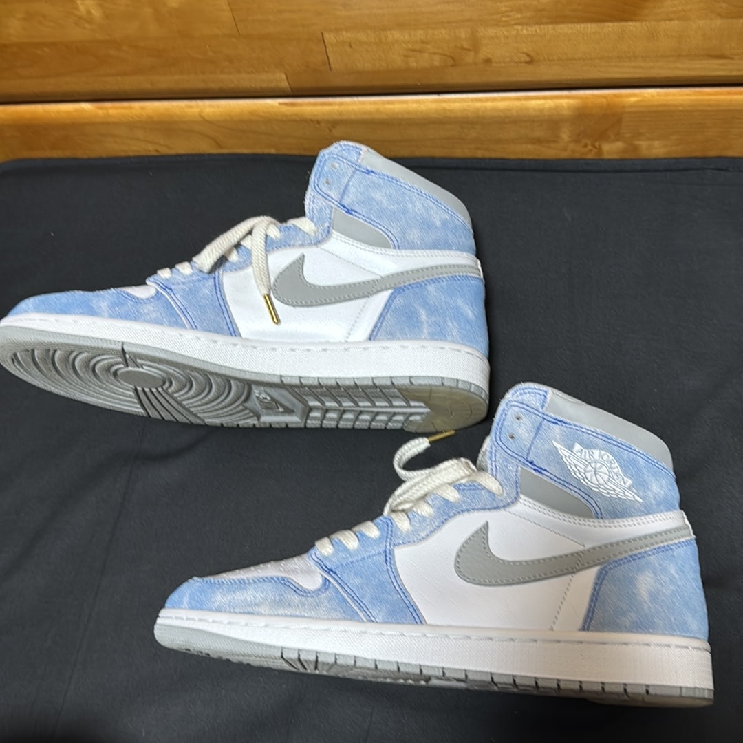 Nike Air Jordan 1 High OG "Hyper Royal"