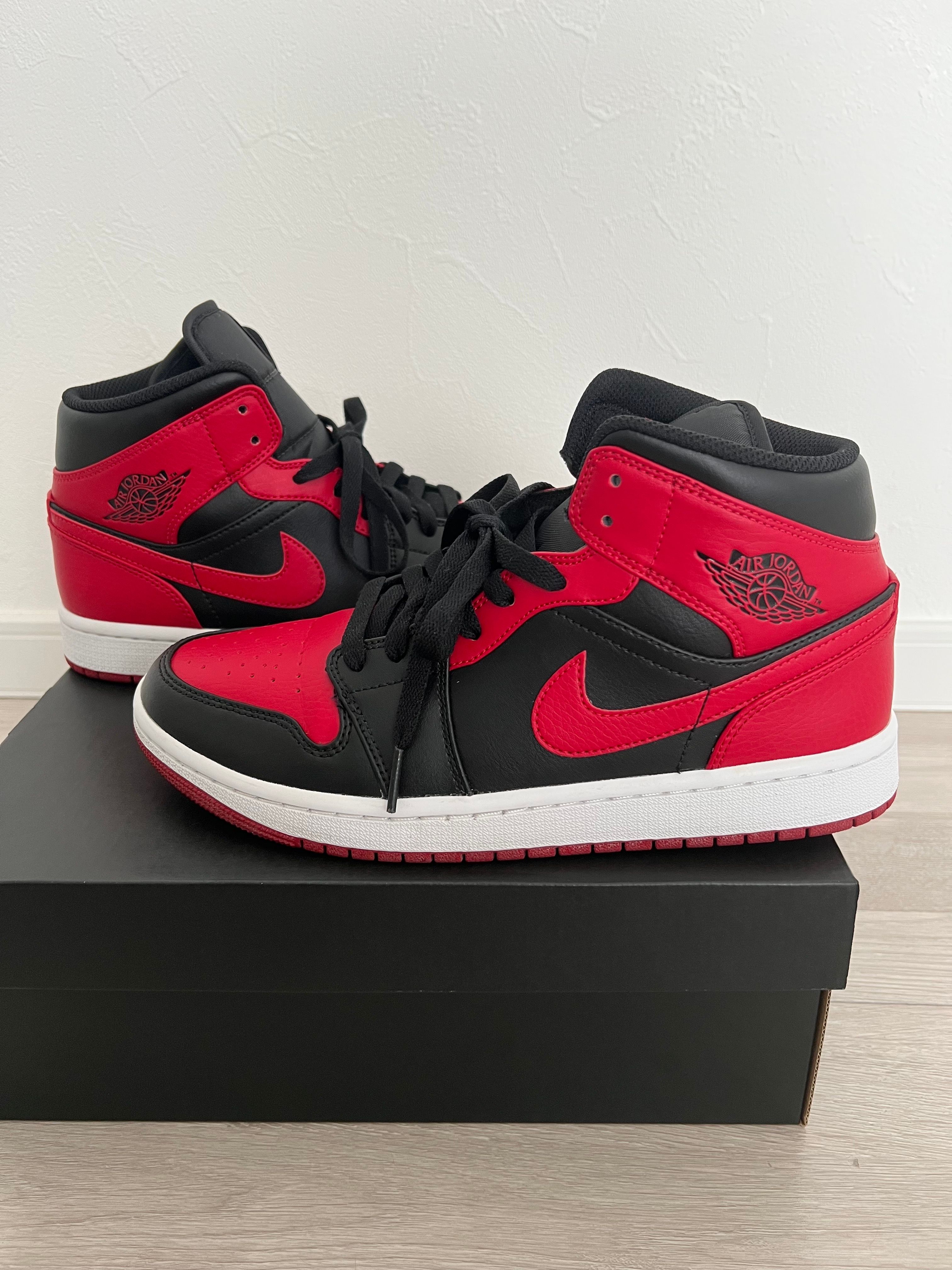Nike Air Jordan 1 Mid "Bred"