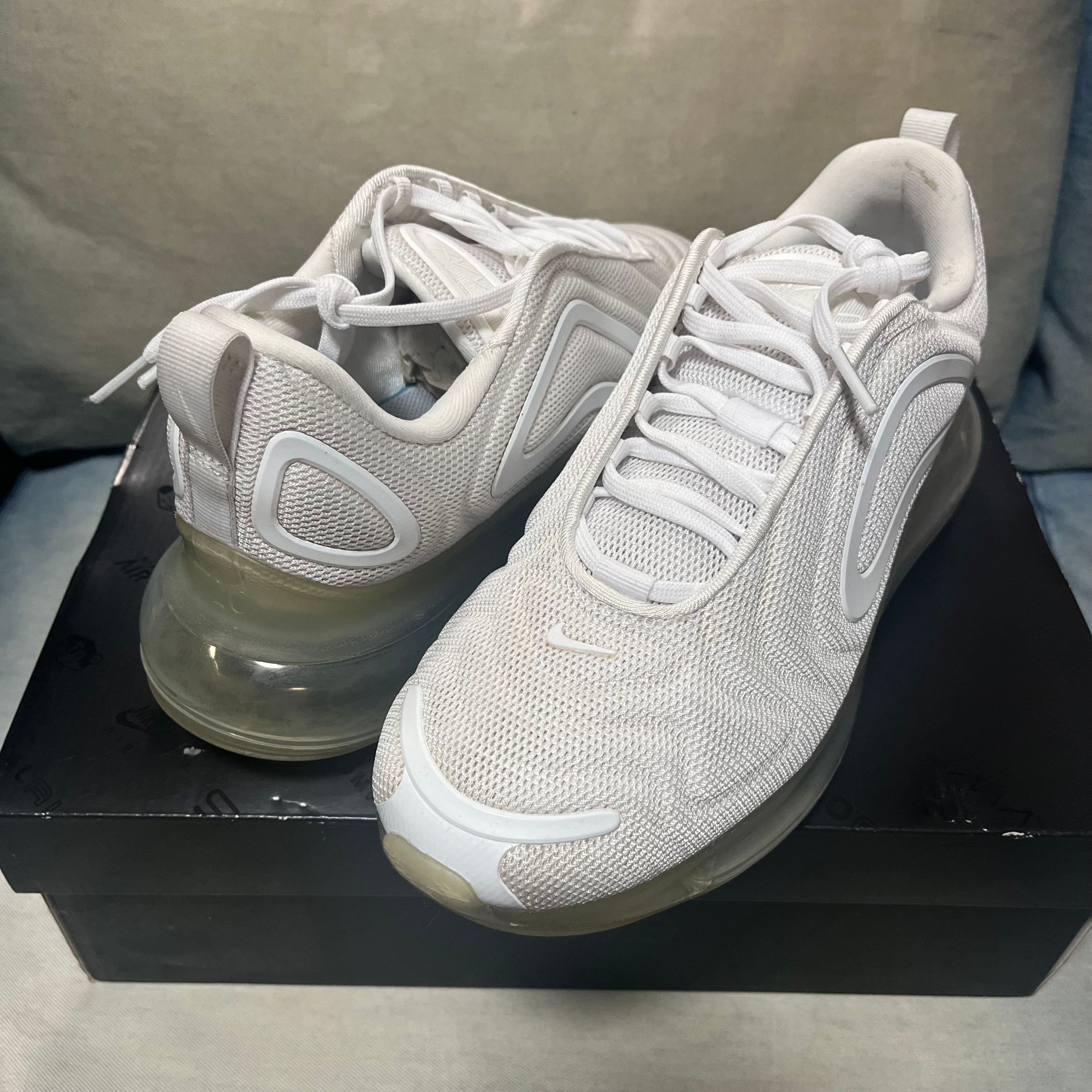 ナイキ エアマックス720 "ピュア プラチナム"