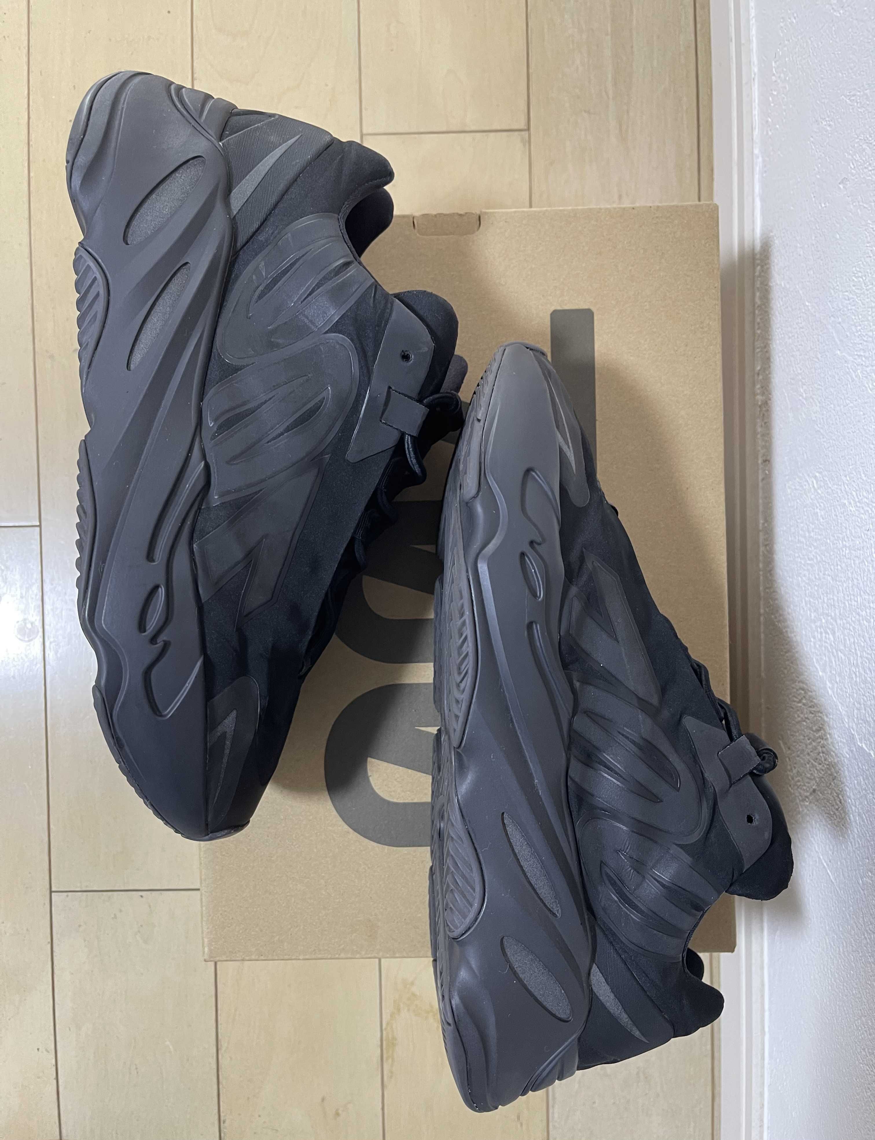 adidas YEEZY Boost 700 MNVN "Black"