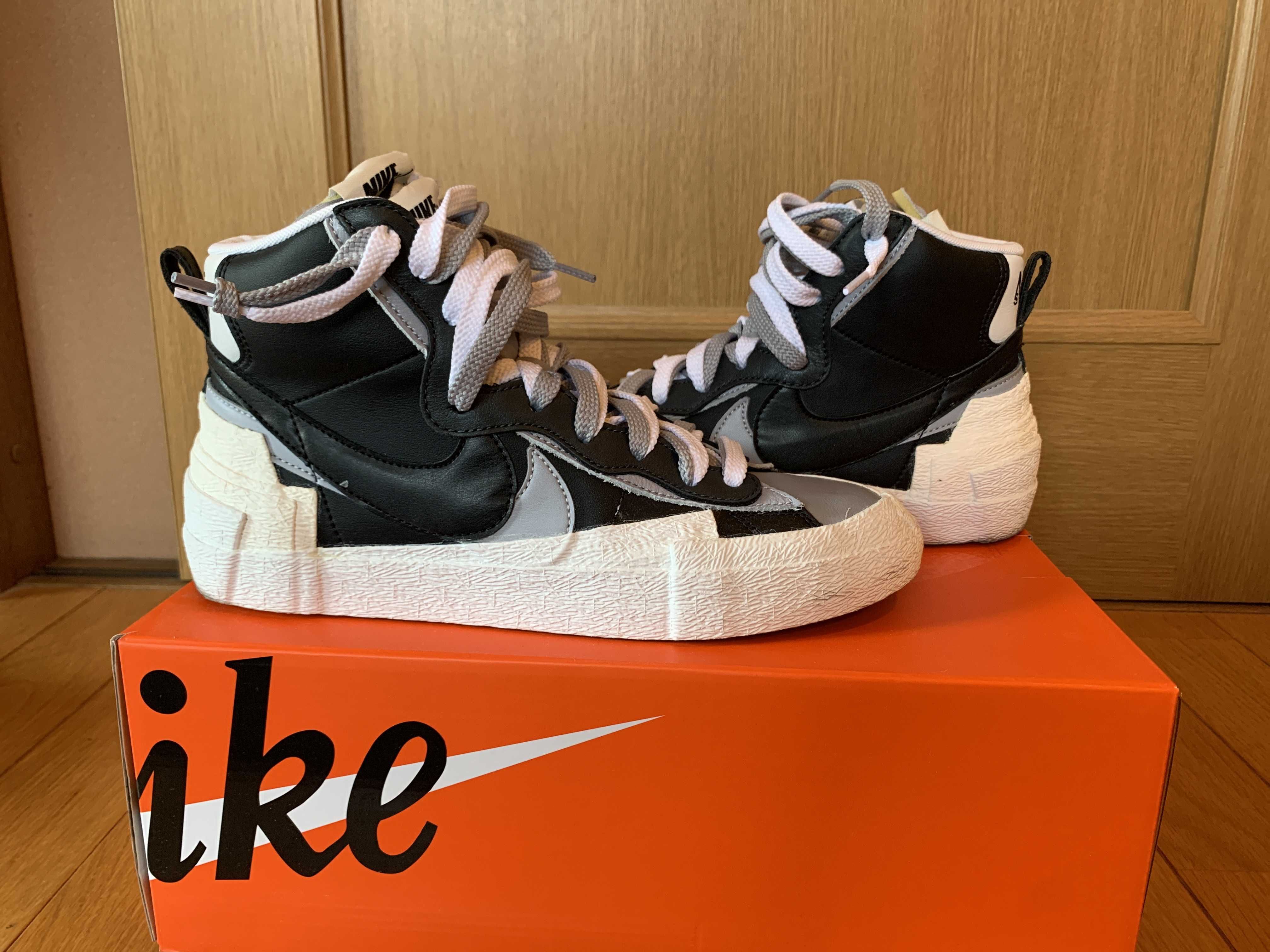 sacai × NIKE BLAZER MID "BLACK/WOLF GREY/WHITE"