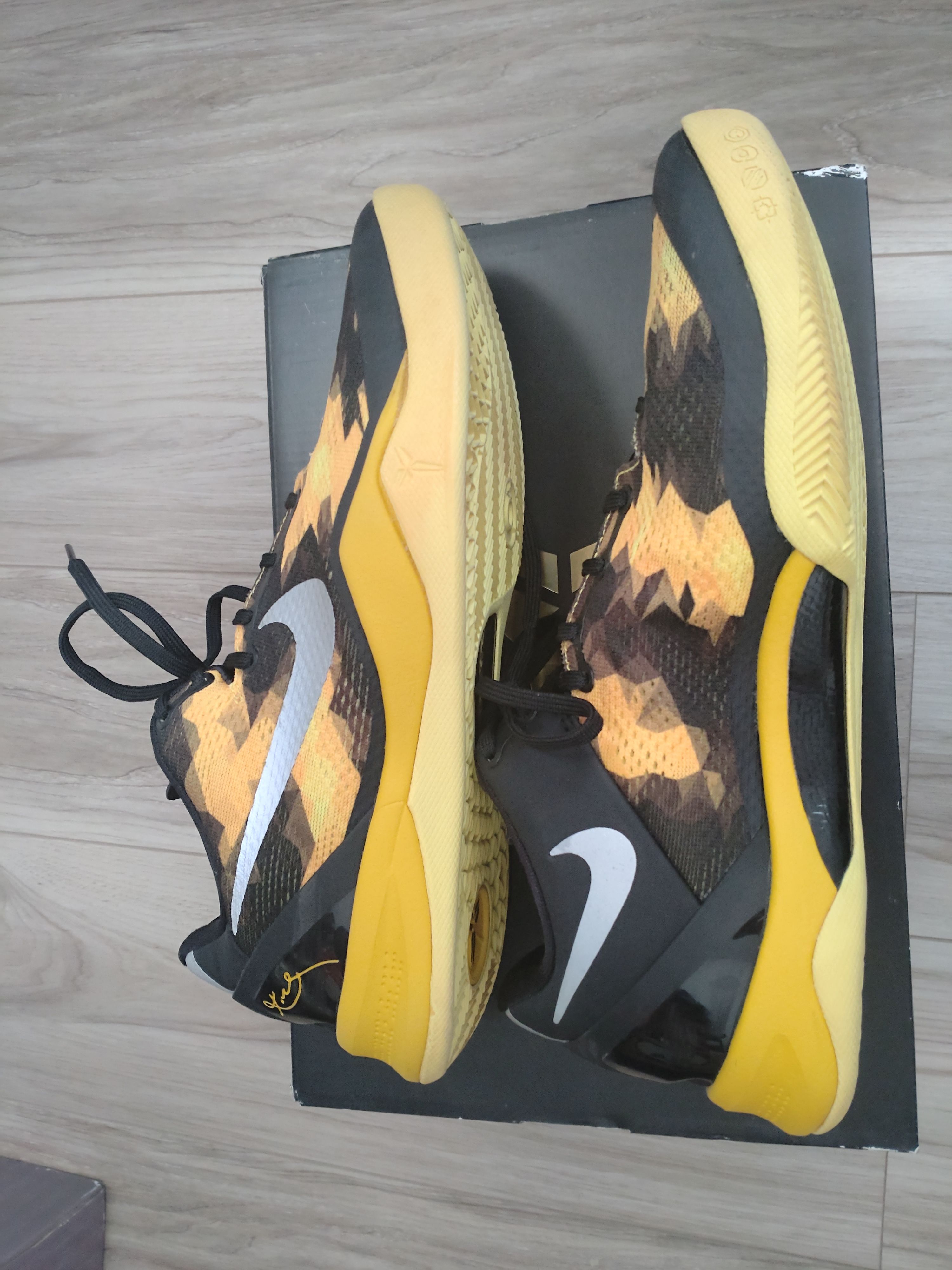 Nike Kobe 8 "Sulfur / Electric"